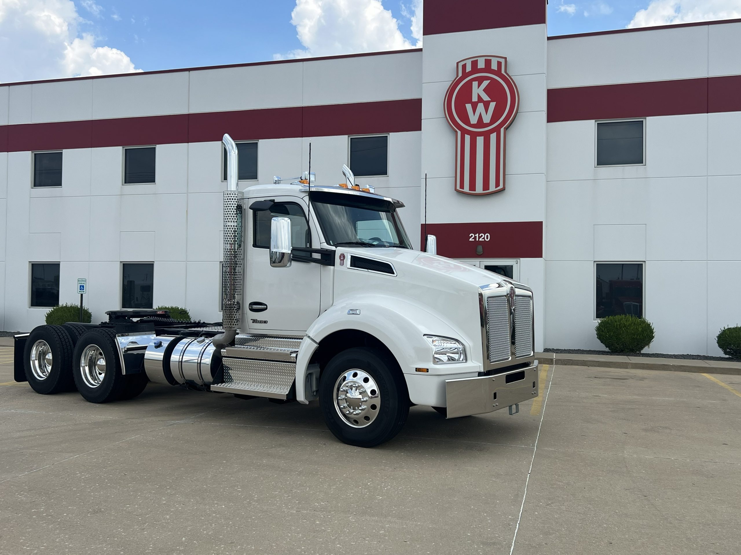 NEW 2027 KENWORTH T880 NEW 2027 KENWORTH T880 - image 3 of 6