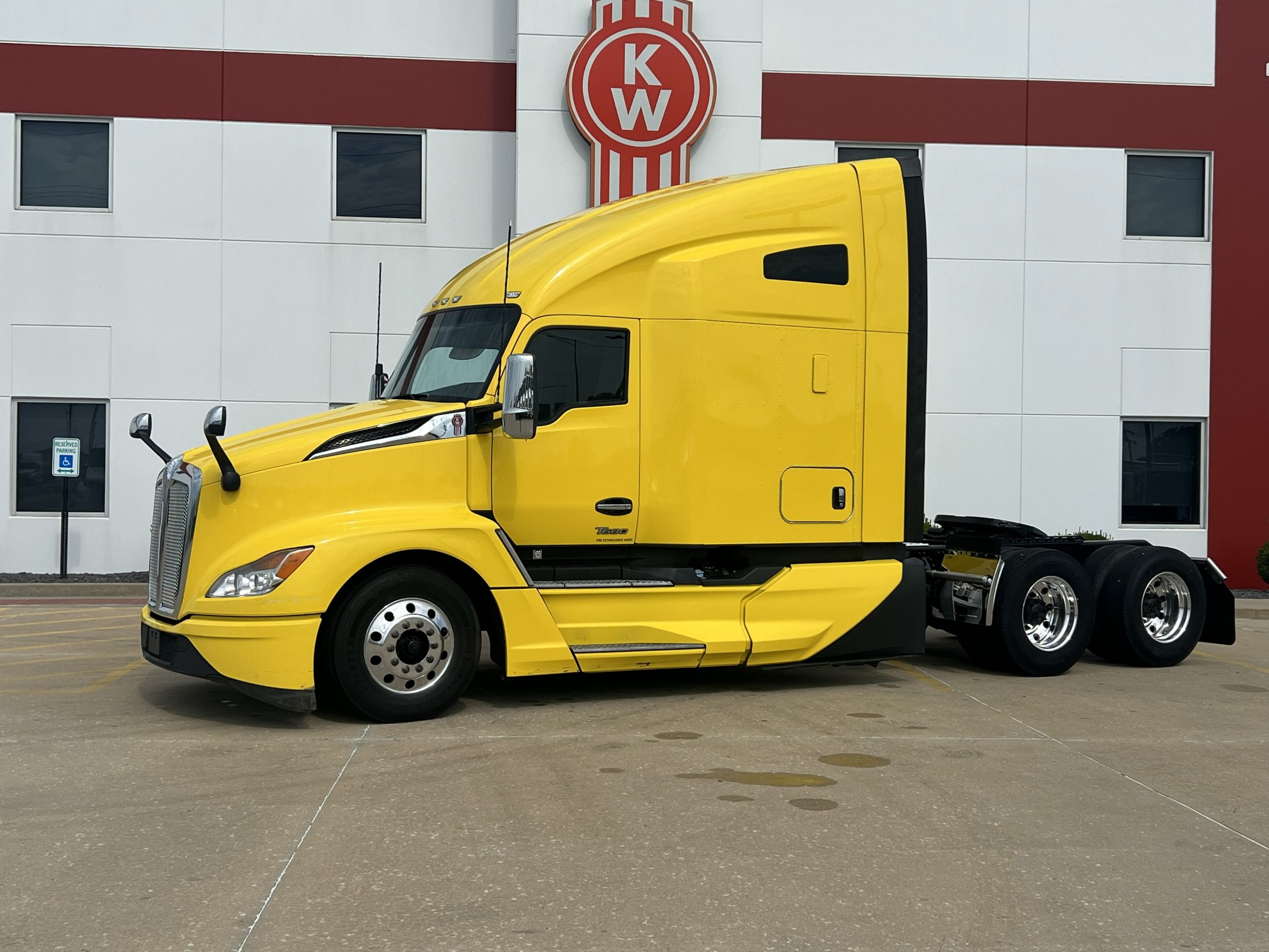2023 Kenworth T680 in Troy, IL