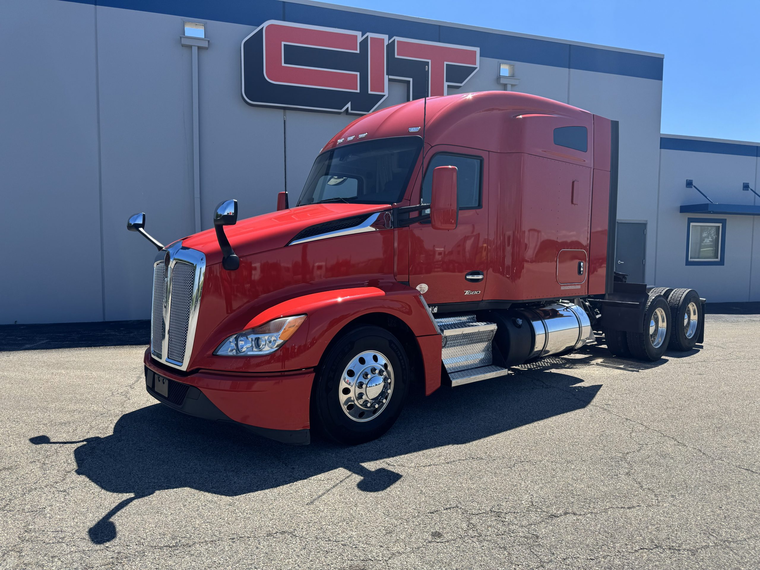 2022 KENWORTH T680 2022 KENWORTH T680 - image 1 of 6