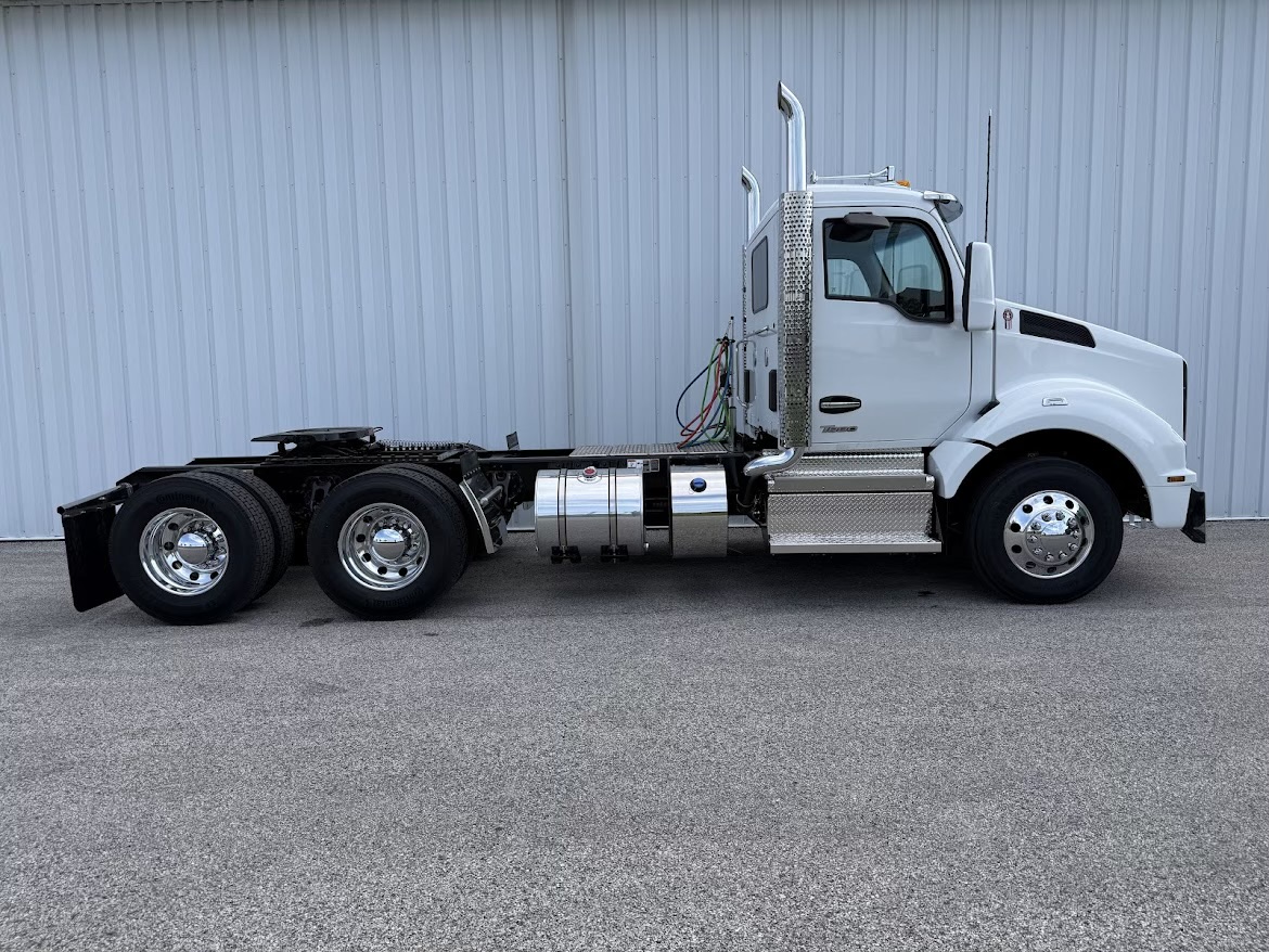 NEW 2027 KENWORTH T880 NEW 2027 KENWORTH T880 - image 3 of 6