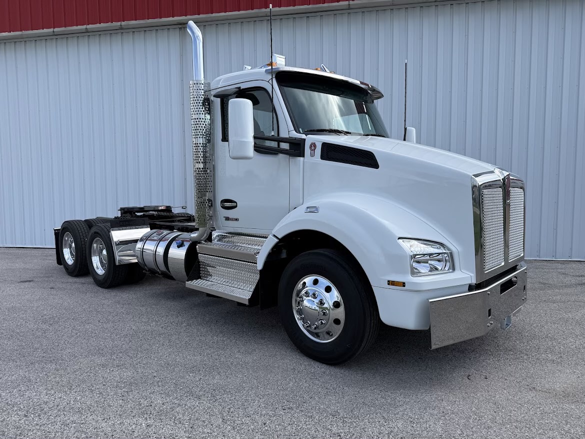 NEW 2027 KENWORTH T880 NEW 2027 KENWORTH T880 - image 2 of 6