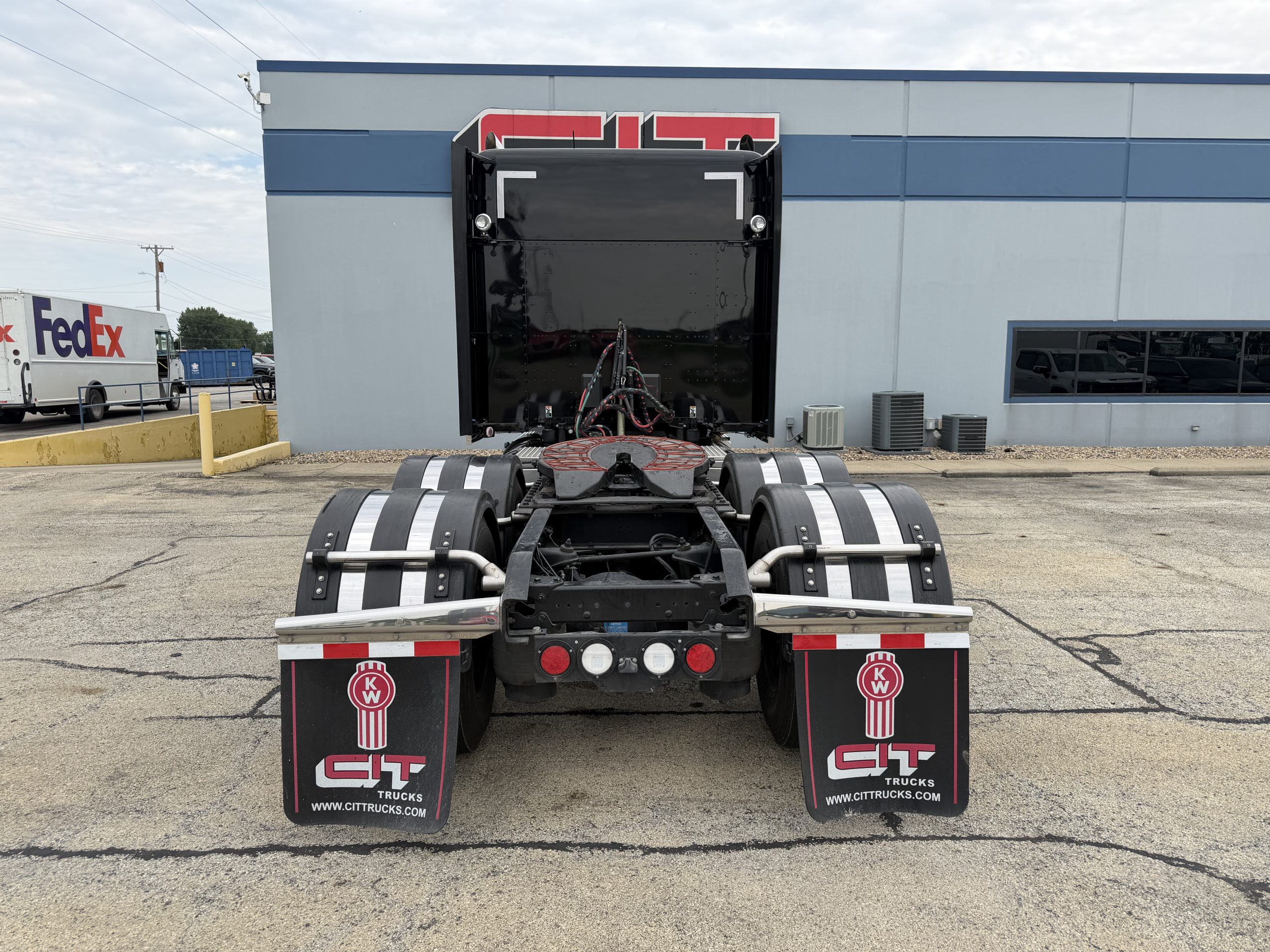 2023 Kenworth W990 in Springfield, IL — photo 5