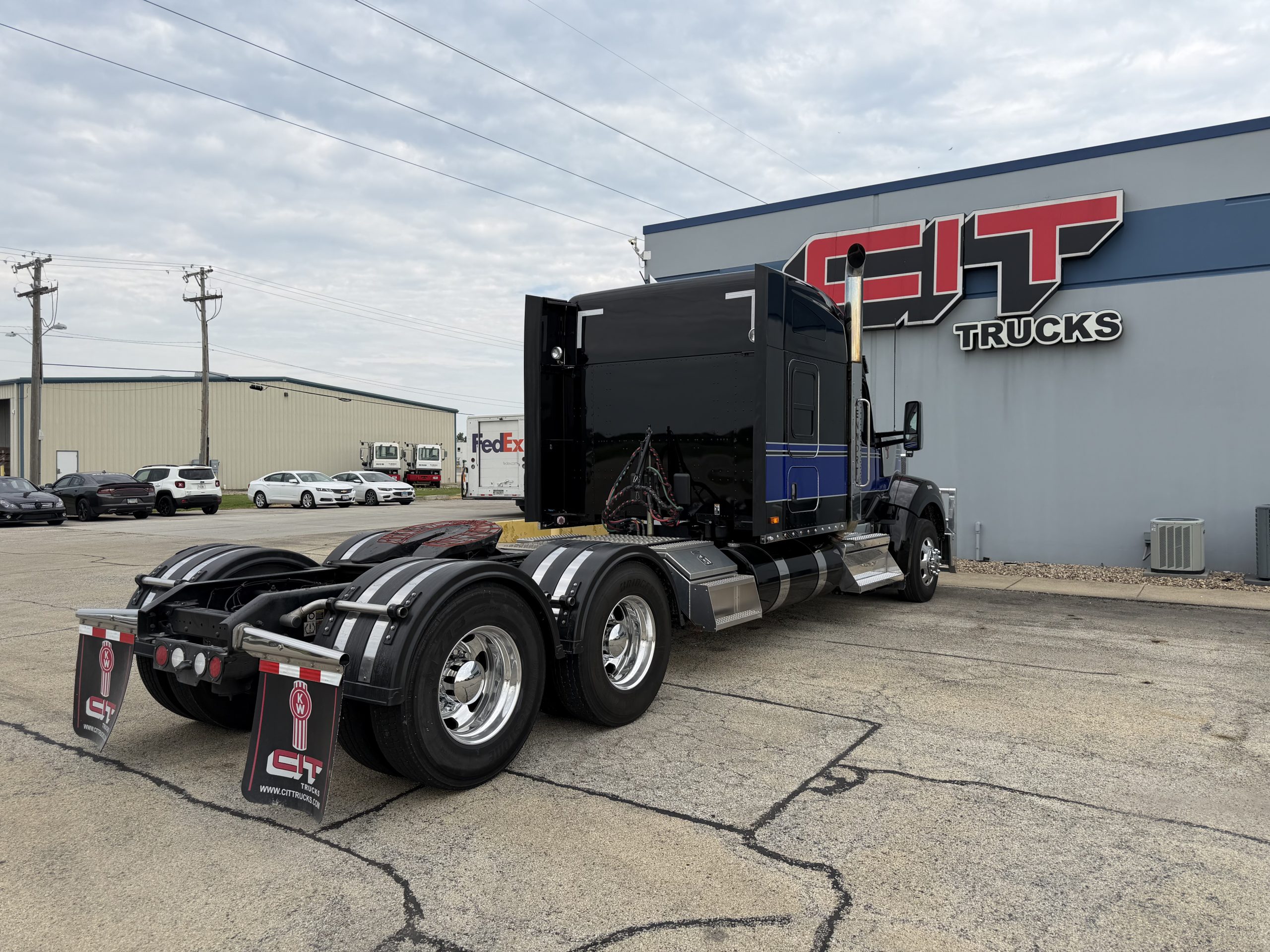 2023 Kenworth W990 in Springfield, IL — photo 6