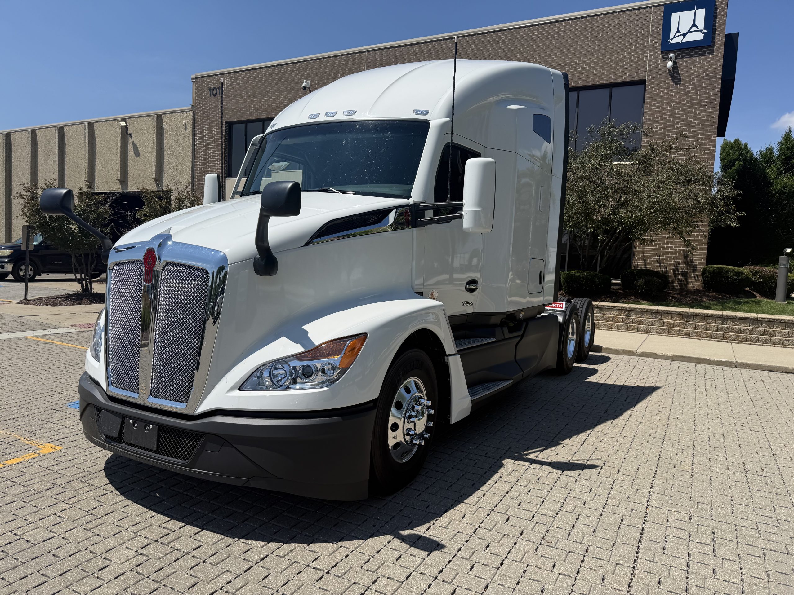 2027 Kenworth T680 in Wood Dale, IL