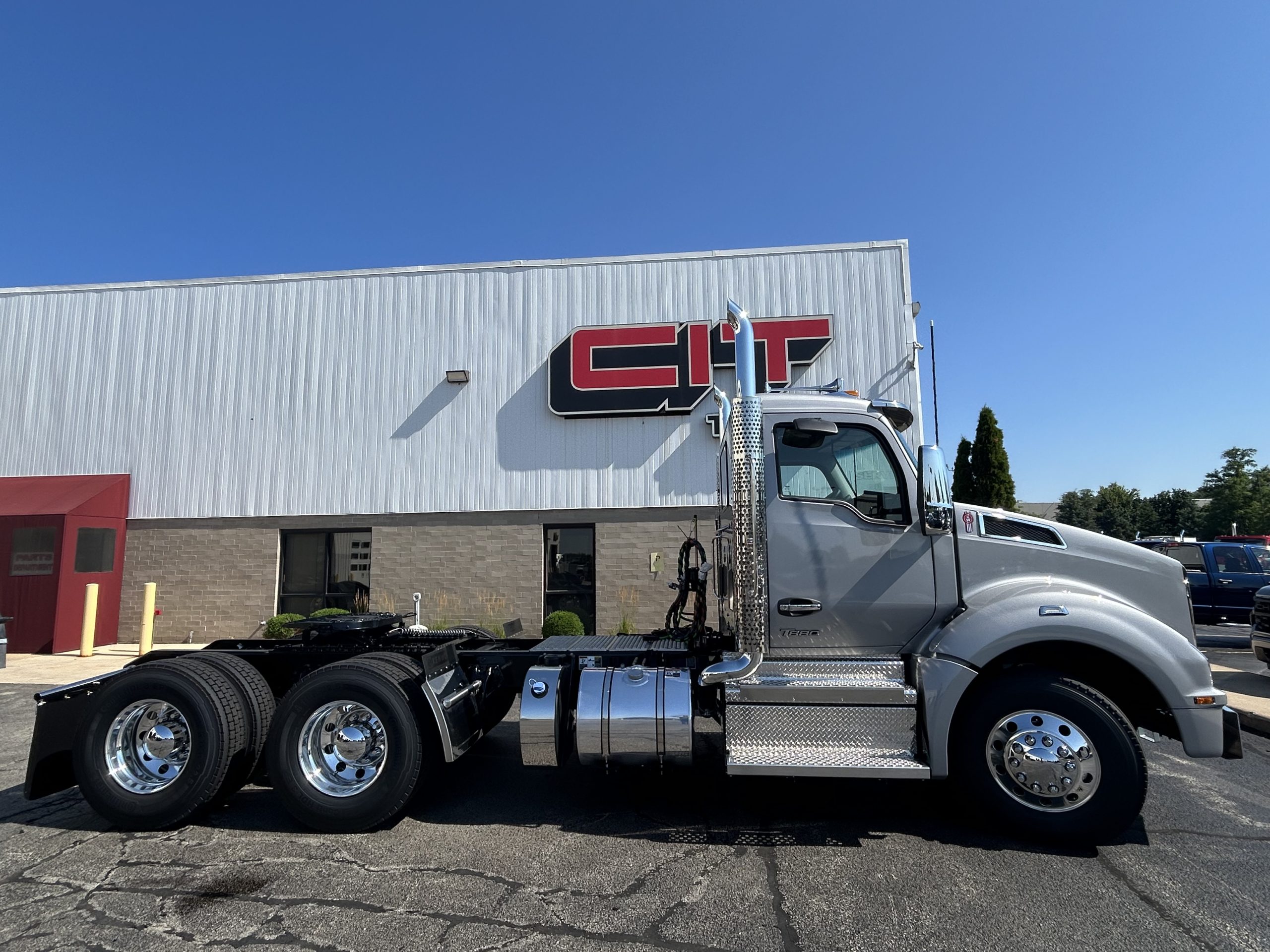 NEW 2027 KENWORTH T880 - image 4 of 6