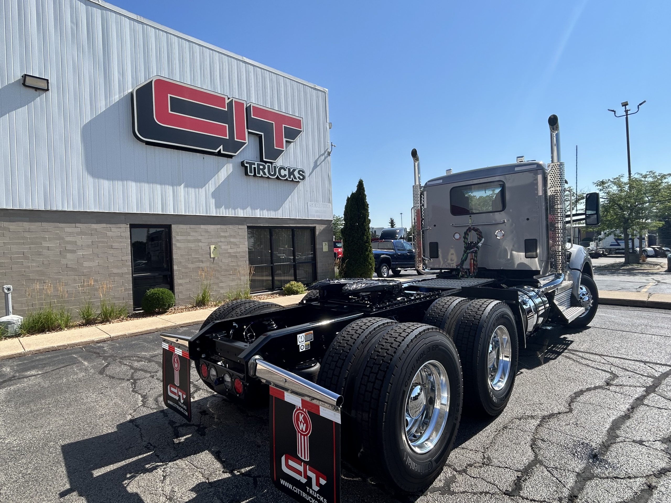 NEW 2027 KENWORTH T880 - image 6 of 6