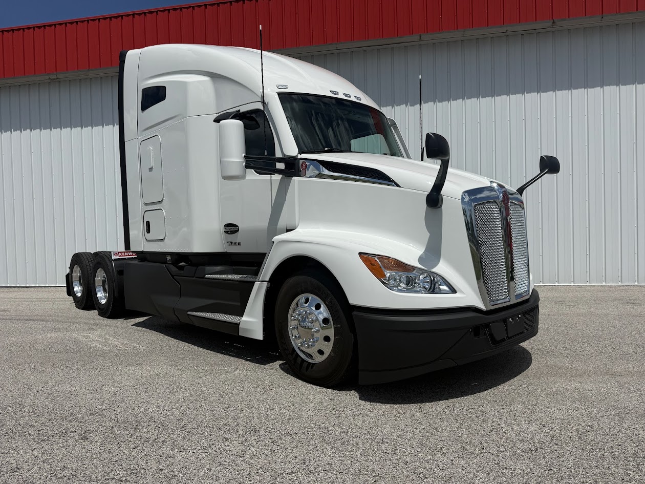 NEW 2027 KENWORTH T680 NEW 2027 KENWORTH T680 - image 3 of 6