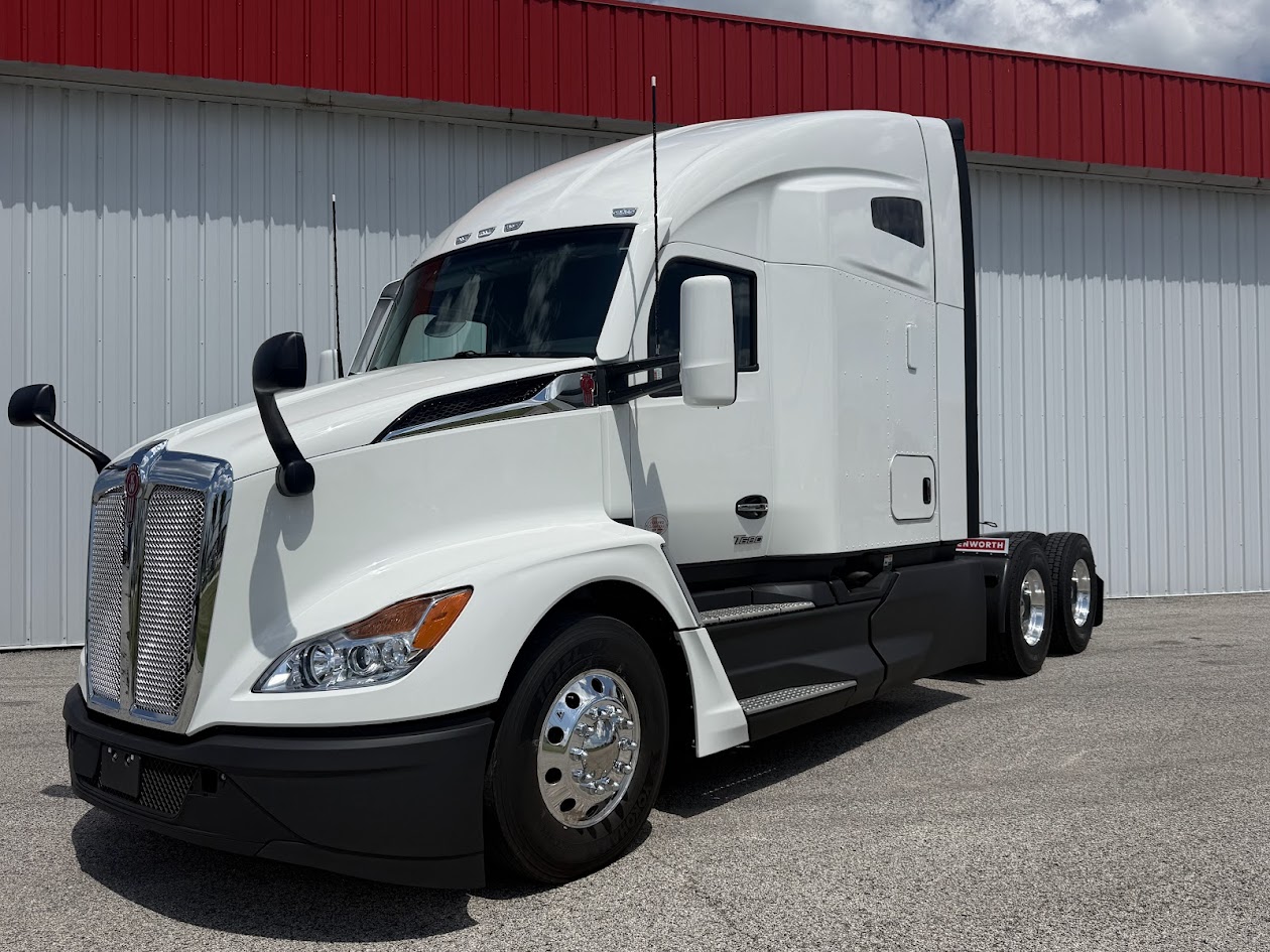 NEW 2027 KENWORTH T680 NEW 2027 KENWORTH T680 - image 1 of 6