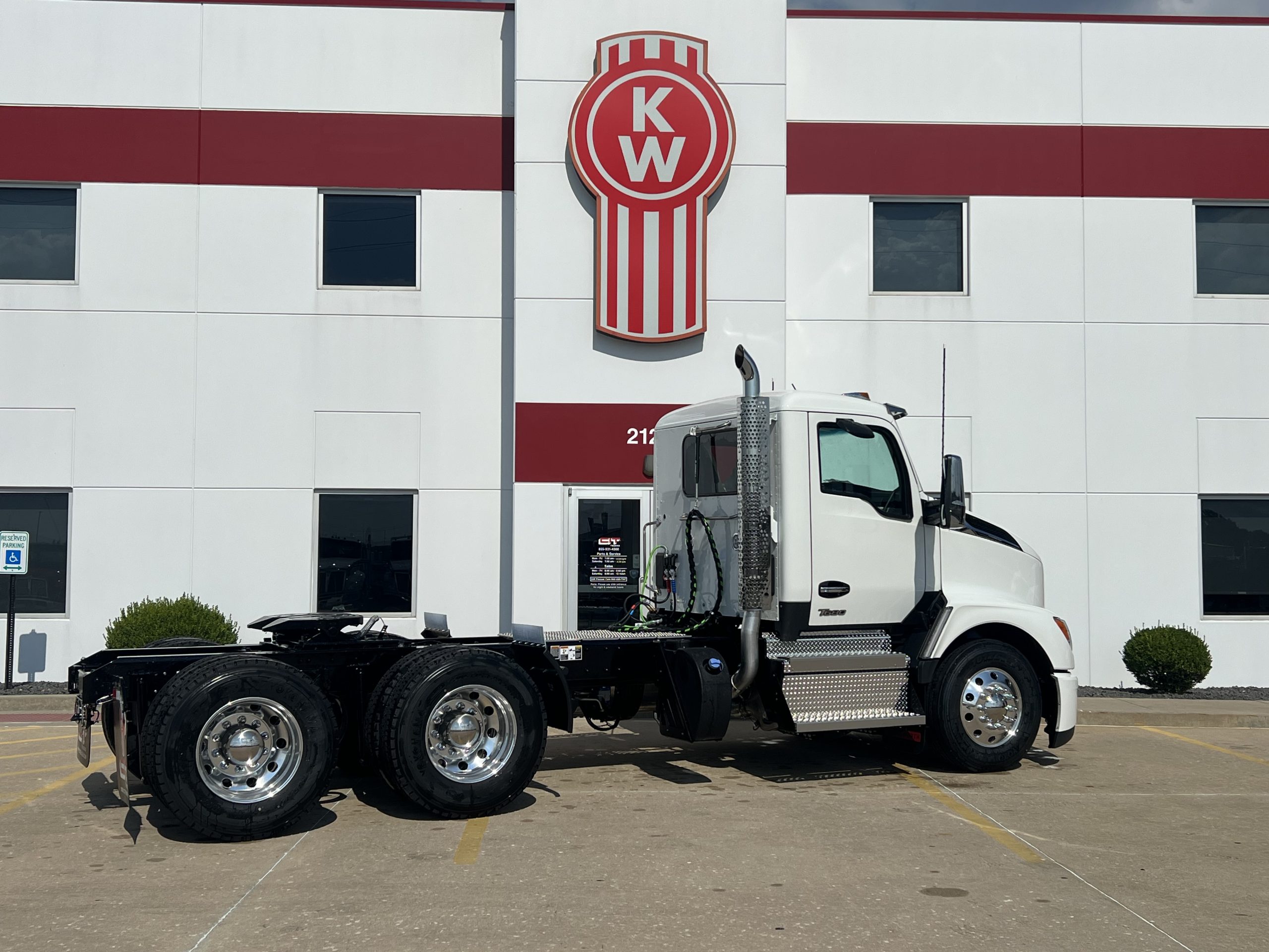 2027 Kenworth T680 in Troy, IL — photo 5