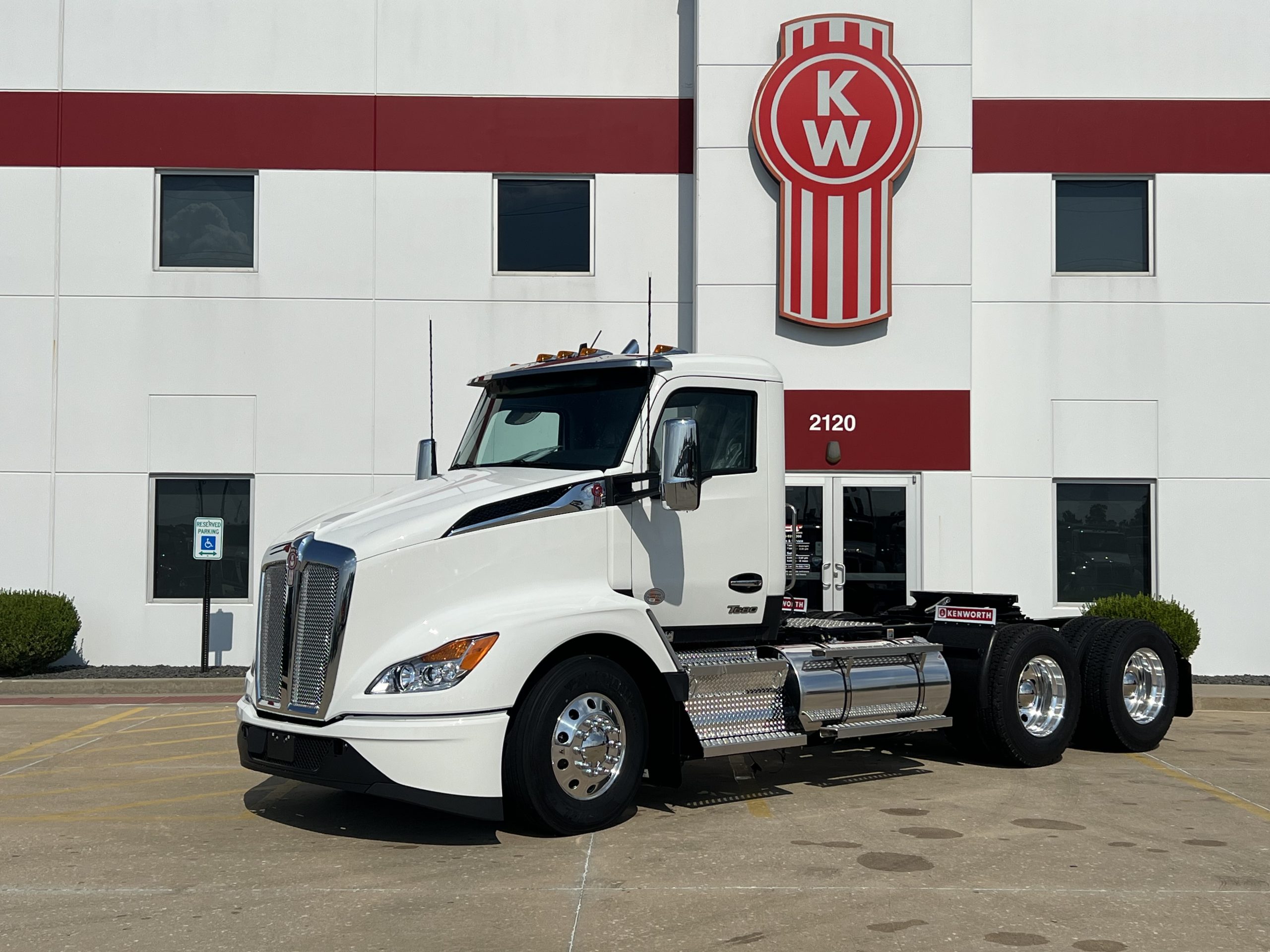 2027 Kenworth T680 in Troy, IL