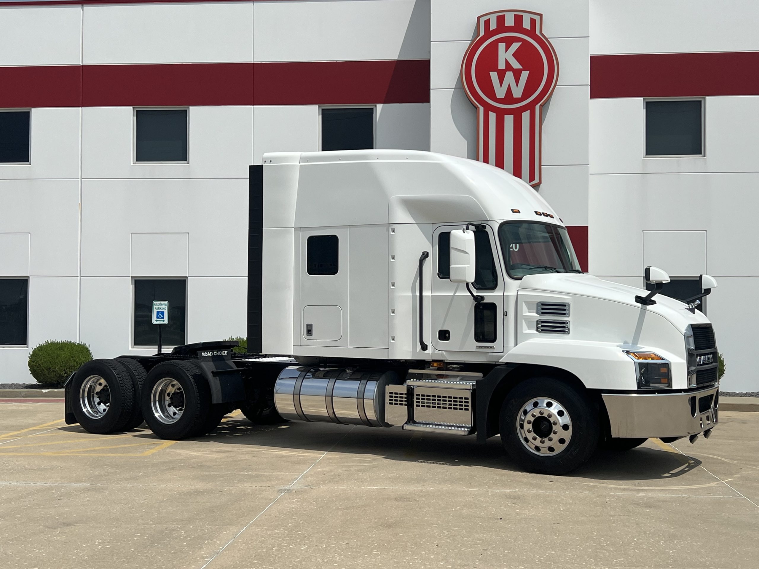 2023 Mack Anthem in Troy, IL — photo 3