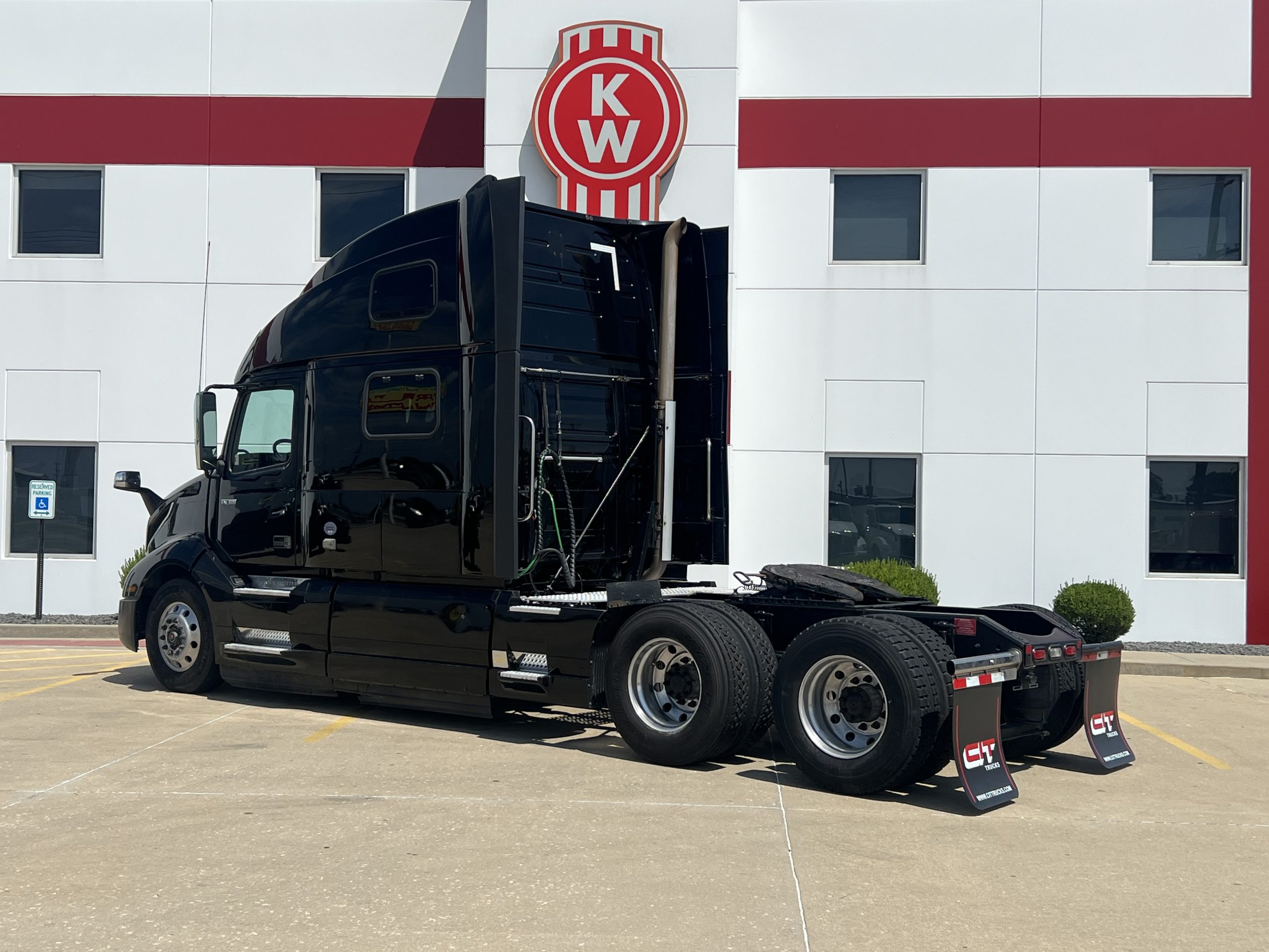 2020 Volvo VNL 860 in Troy, IL — photo 5