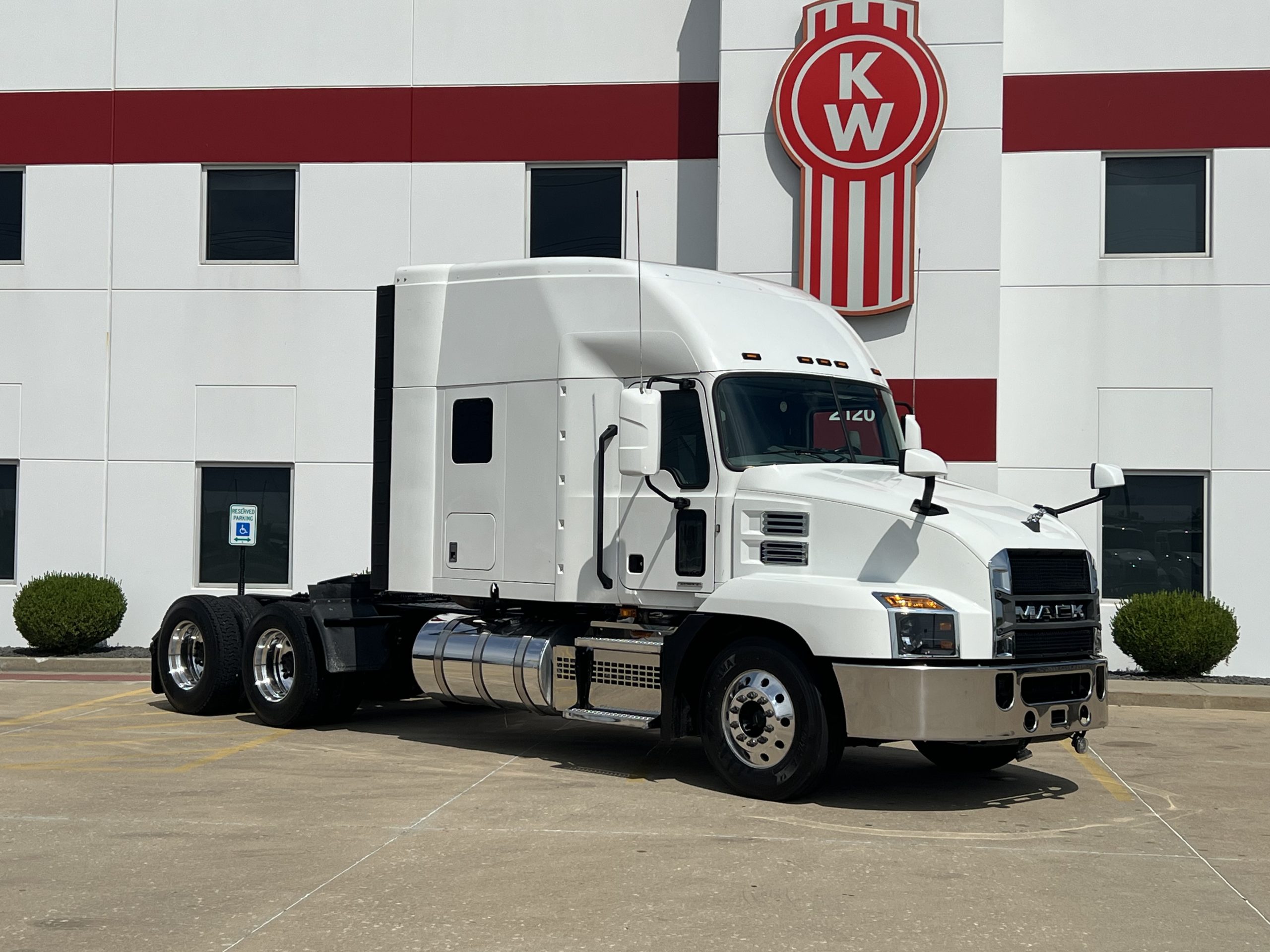2023 Mack Anthem in Troy, IL — photo 3