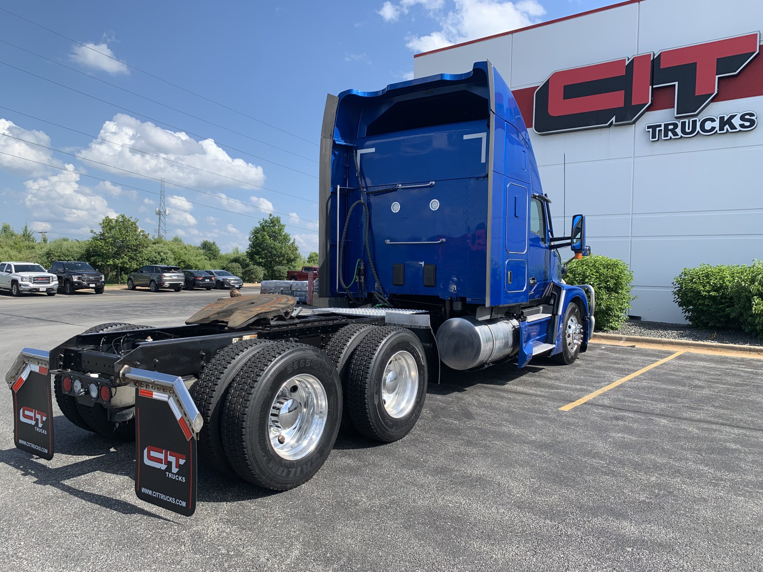 2023 Kenworth T680 in Mokena, IL — photo 6