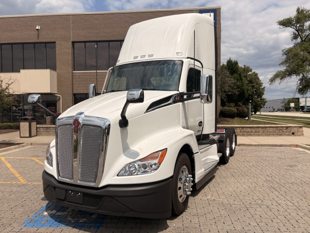 2027 Kenworth T680 in Wood Dale, IL