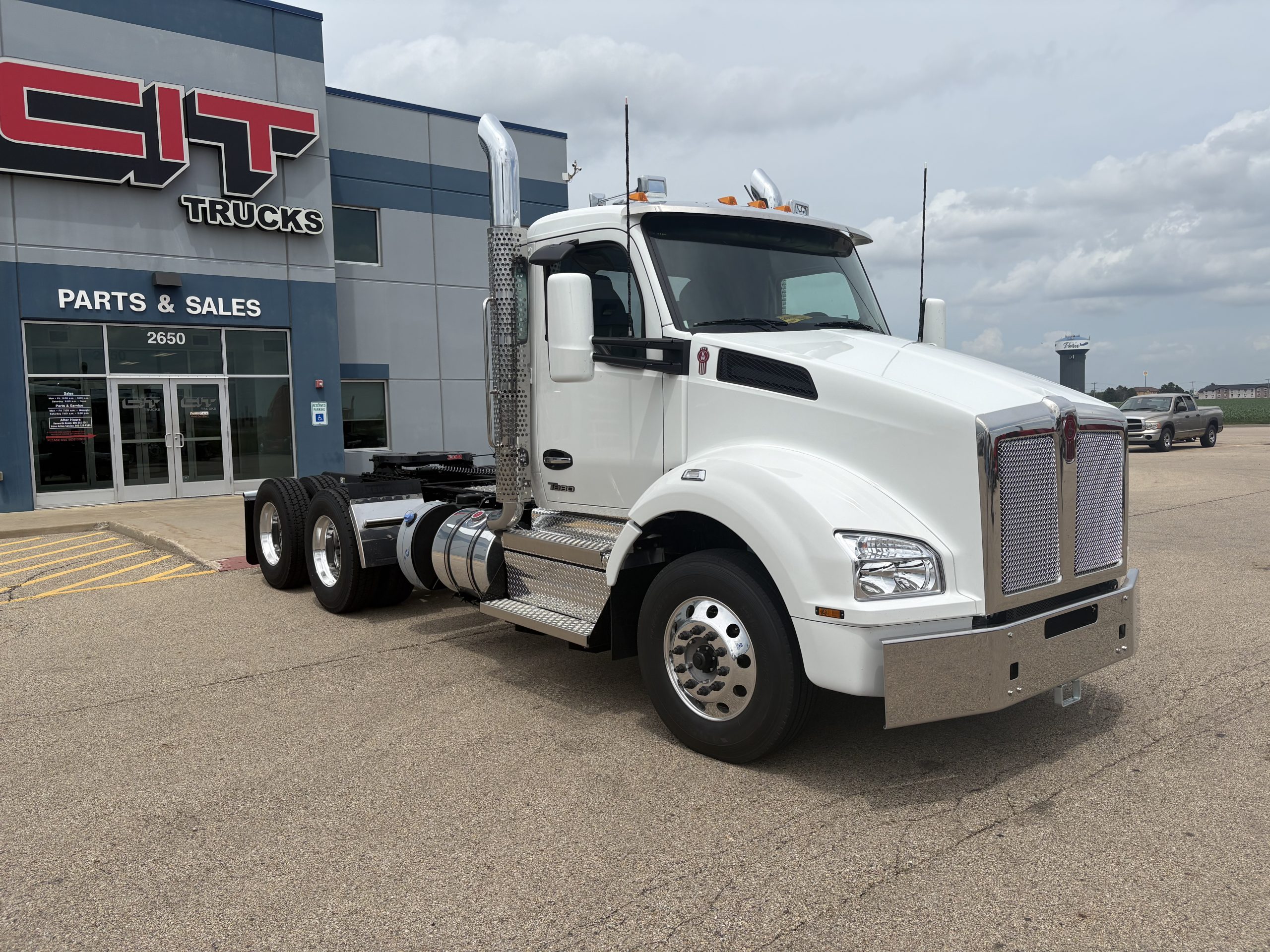 NEW 2027 KENWORTH T880 - image 3 of 6