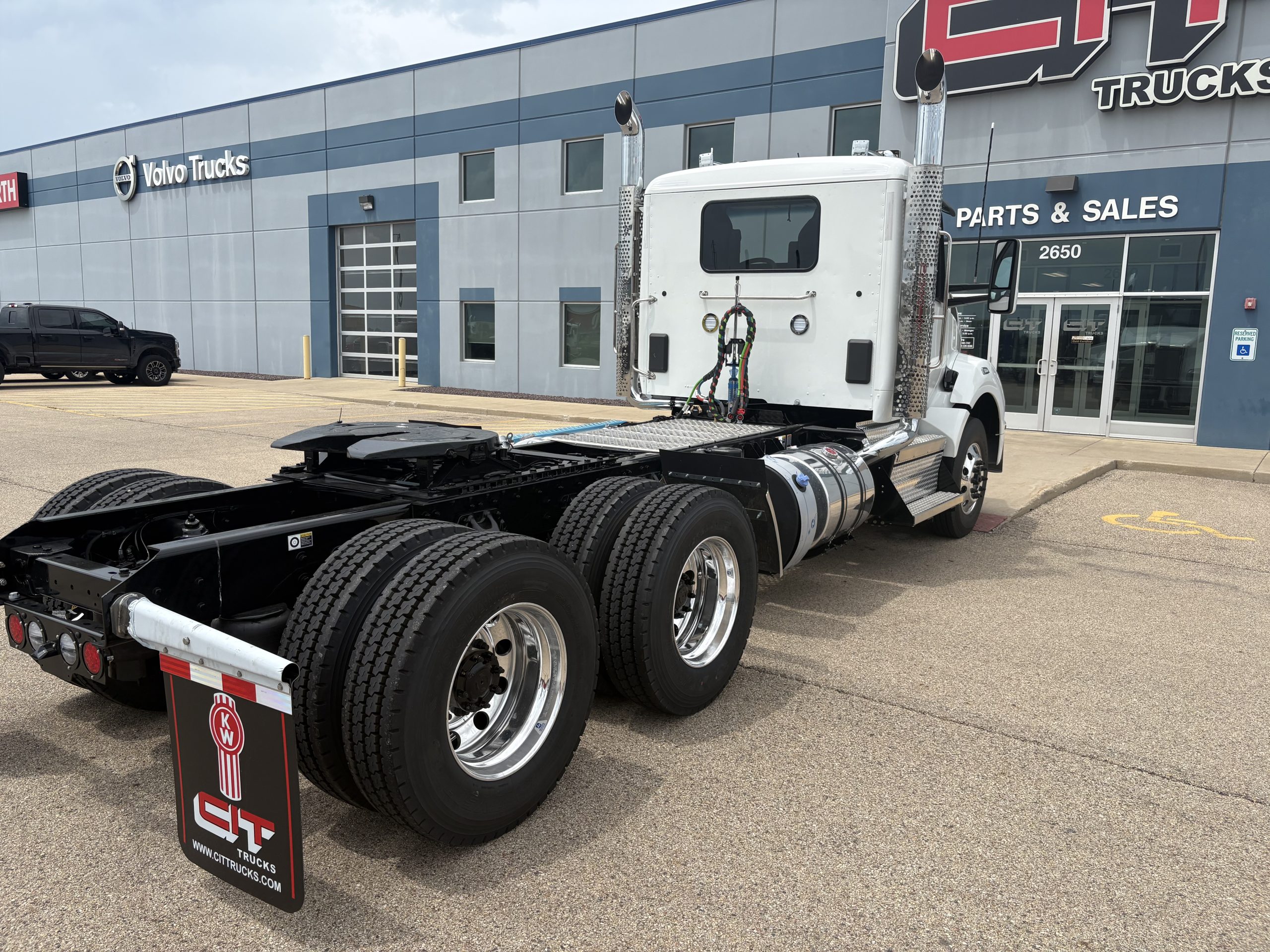 NEW 2027 KENWORTH T880 - image 4 of 6
