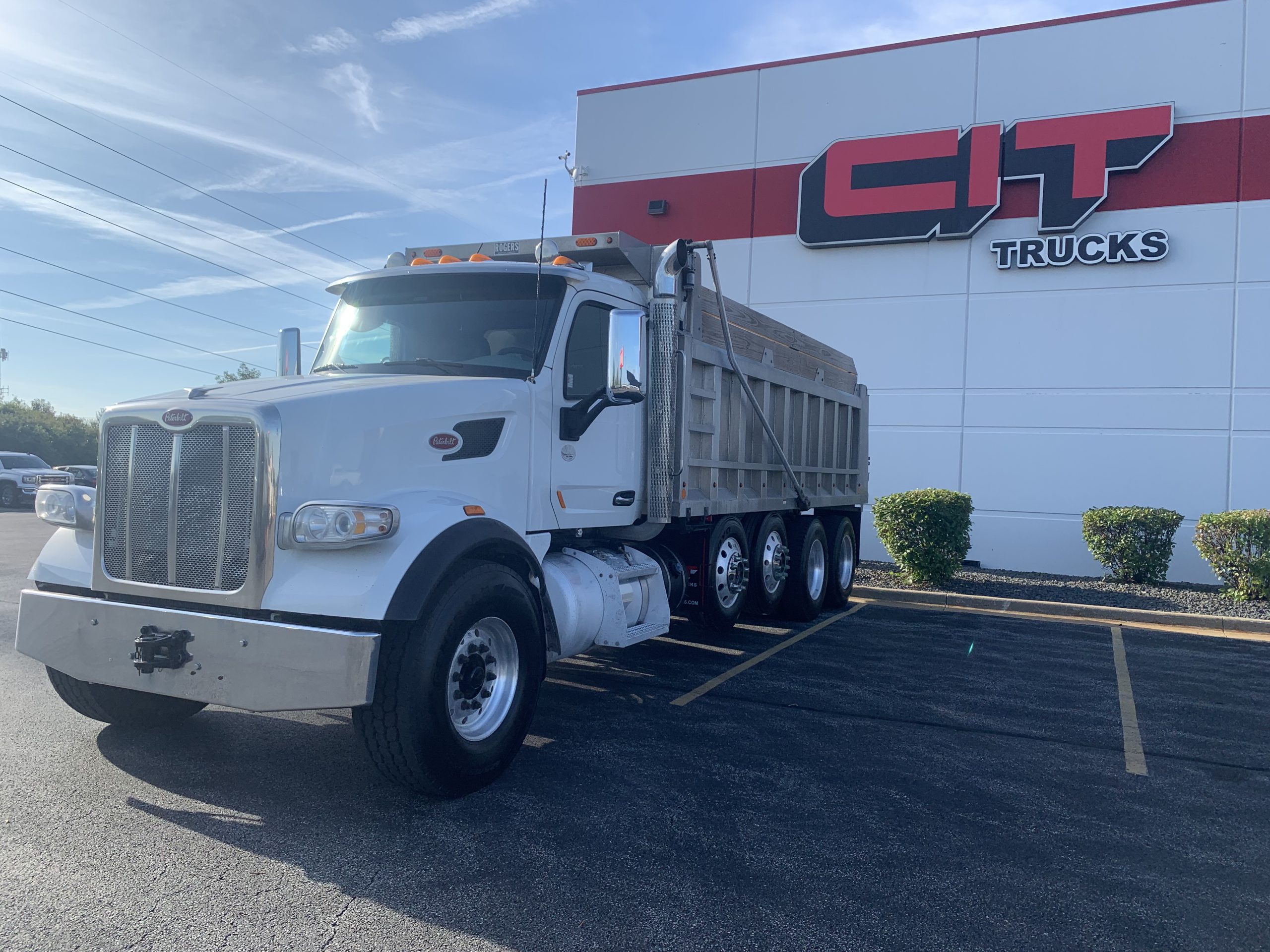 2019 PETERBILT 567 2019 PETERBILT 567 - image 1 of 6