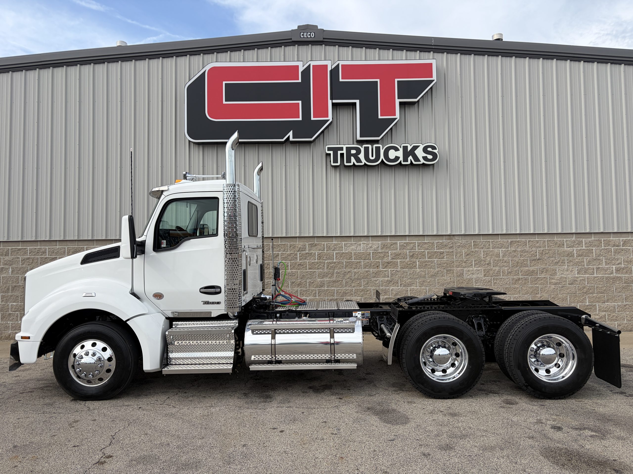 NEW 2027 KENWORTH T880 NEW 2027 KENWORTH T880 - image 6 of 6