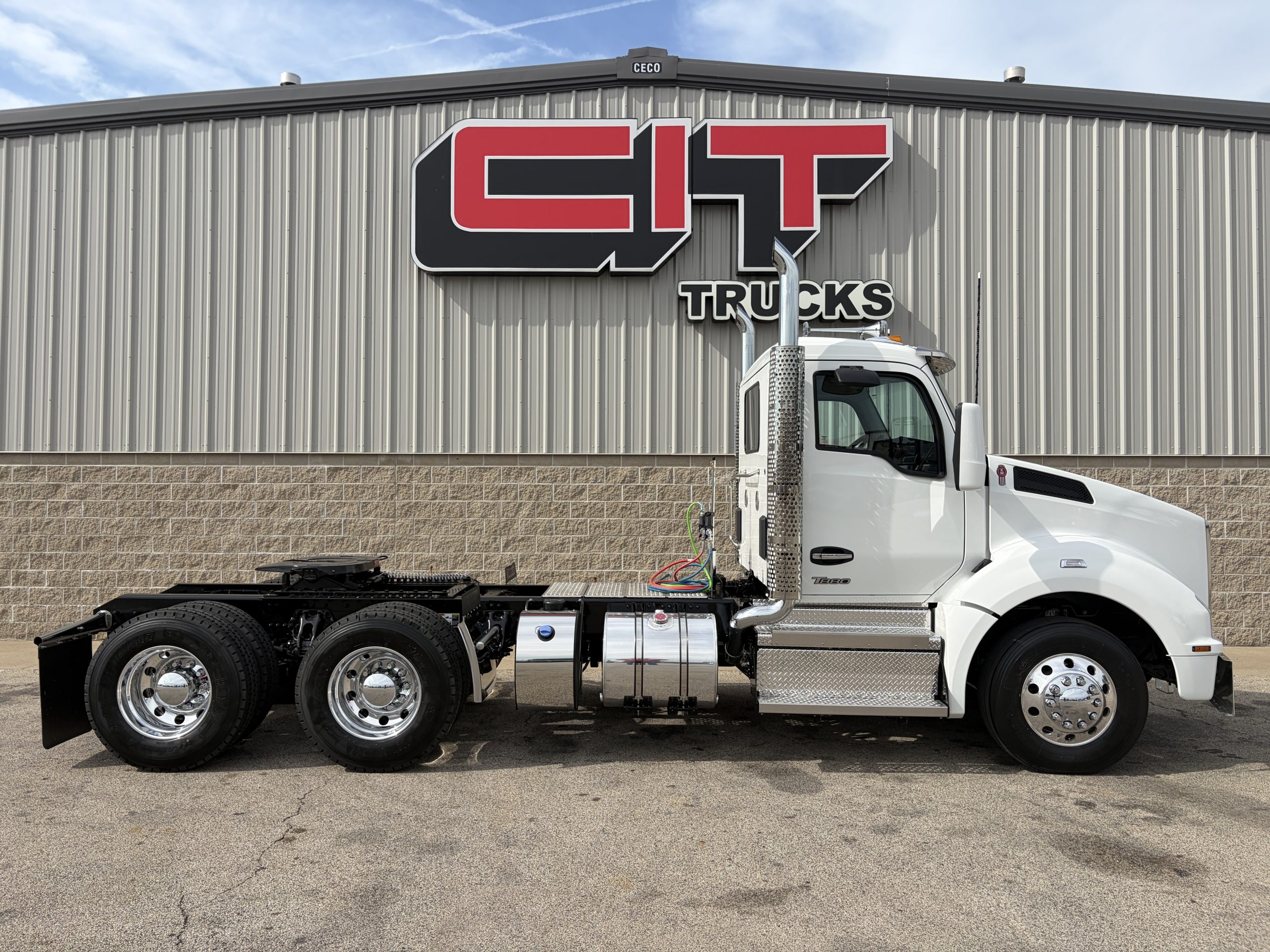 NEW 2027 KENWORTH T880 NEW 2027 KENWORTH T880 - image 4 of 6