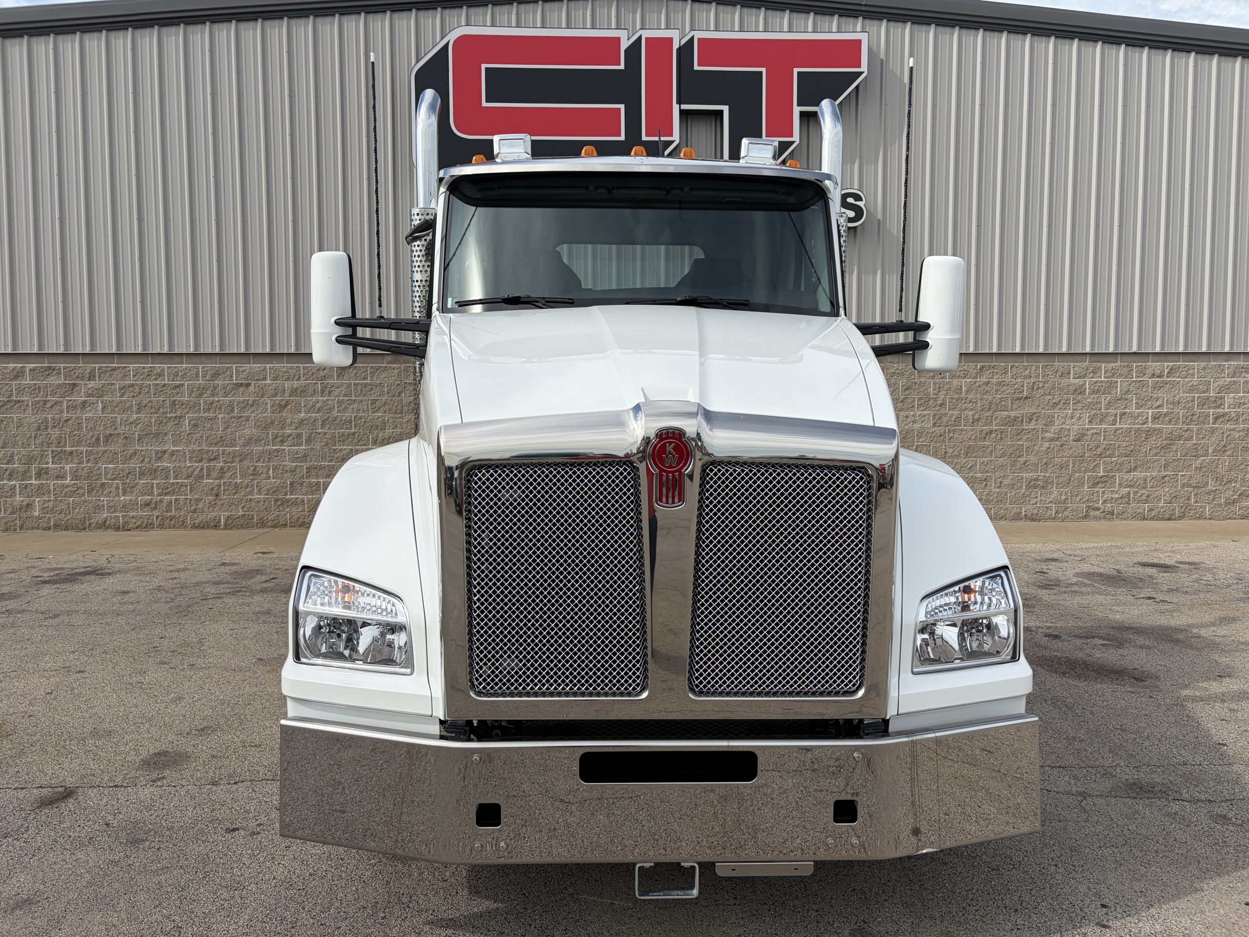 NEW 2027 KENWORTH T880 NEW 2027 KENWORTH T880 - image 2 of 6
