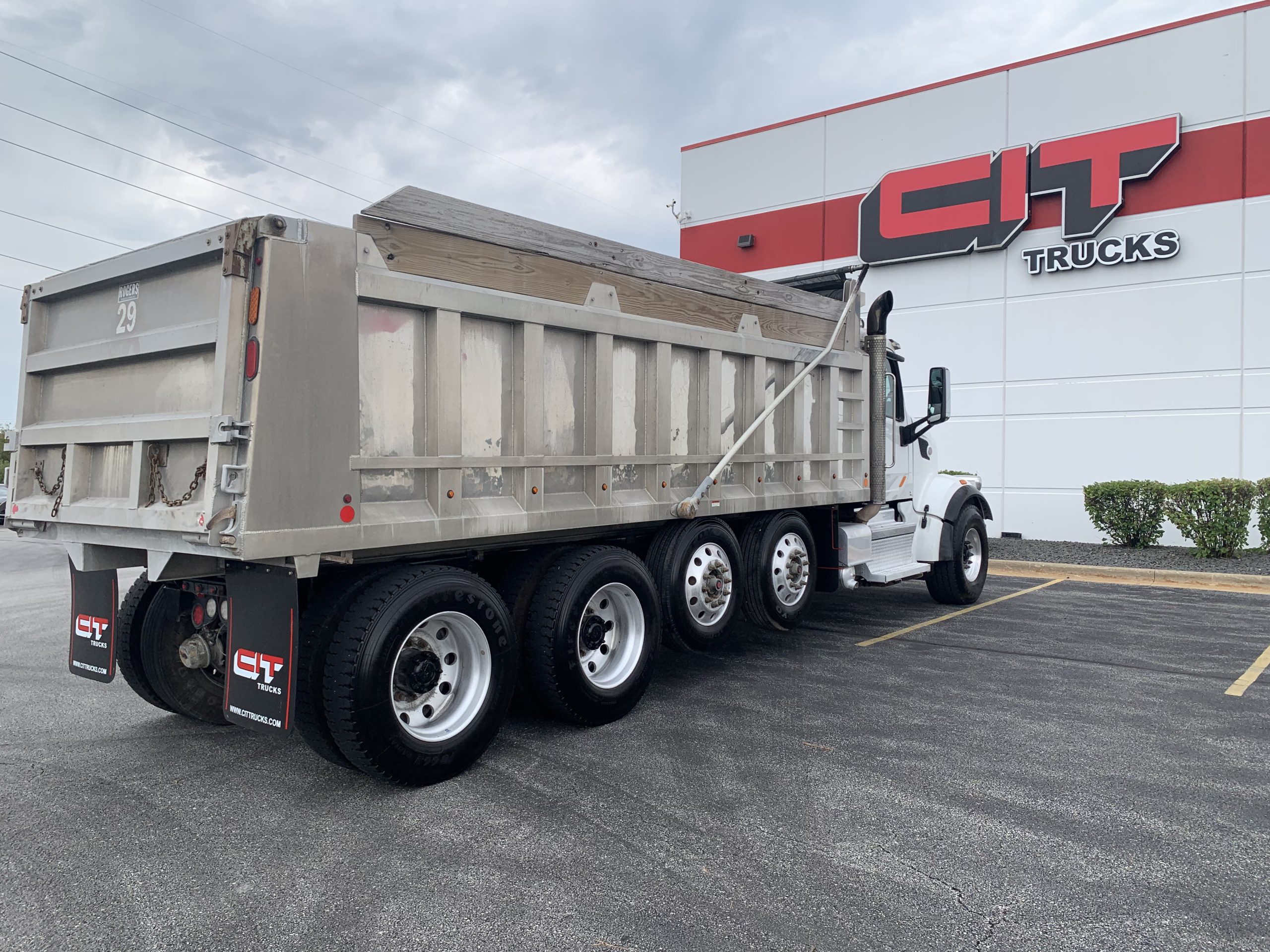 2019 PETERBILT 567 2019 PETERBILT 567 - image 5 of 6