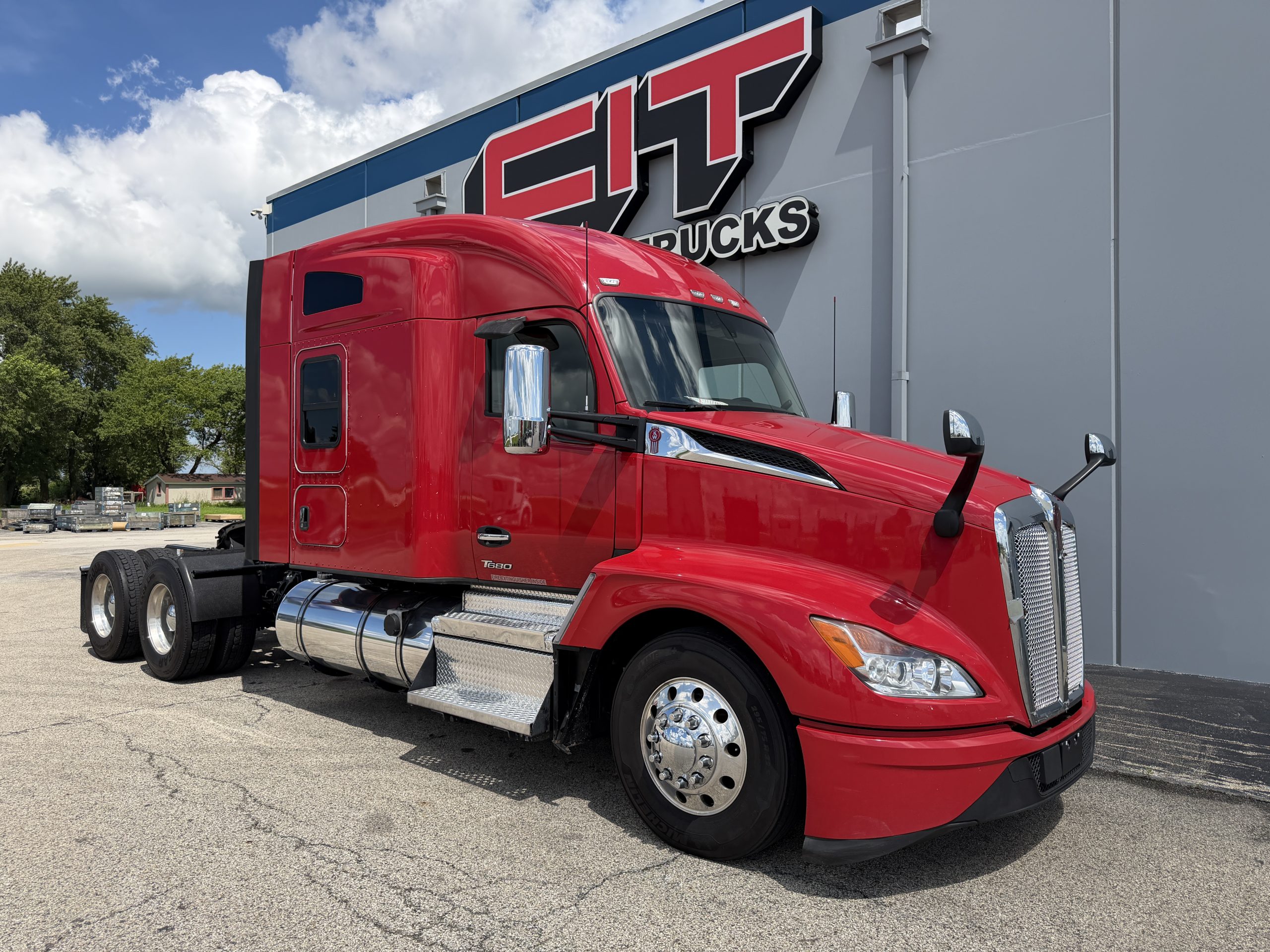 2022 KENWORTH T680 2022 KENWORTH T680 - image 2 of 6