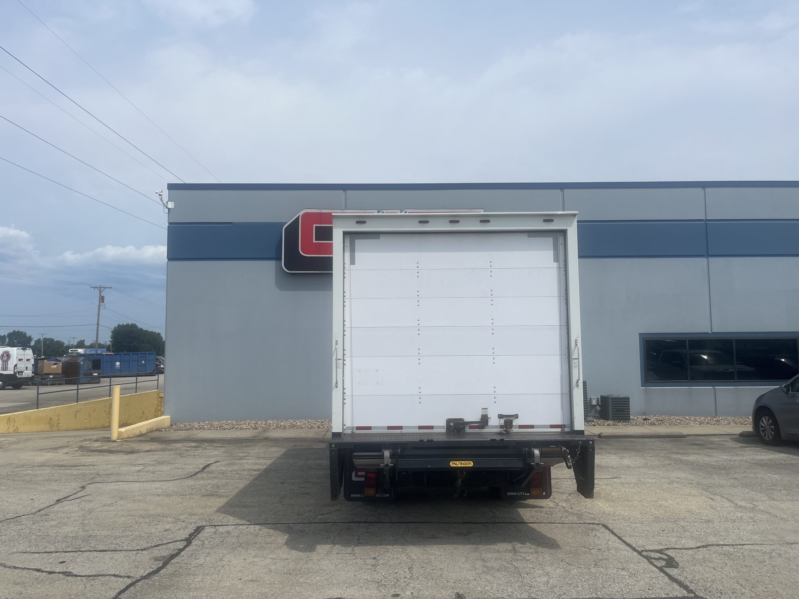 2017 ISUZU NPRHD 2017 ISUZU NPRHD - image 4 of 6