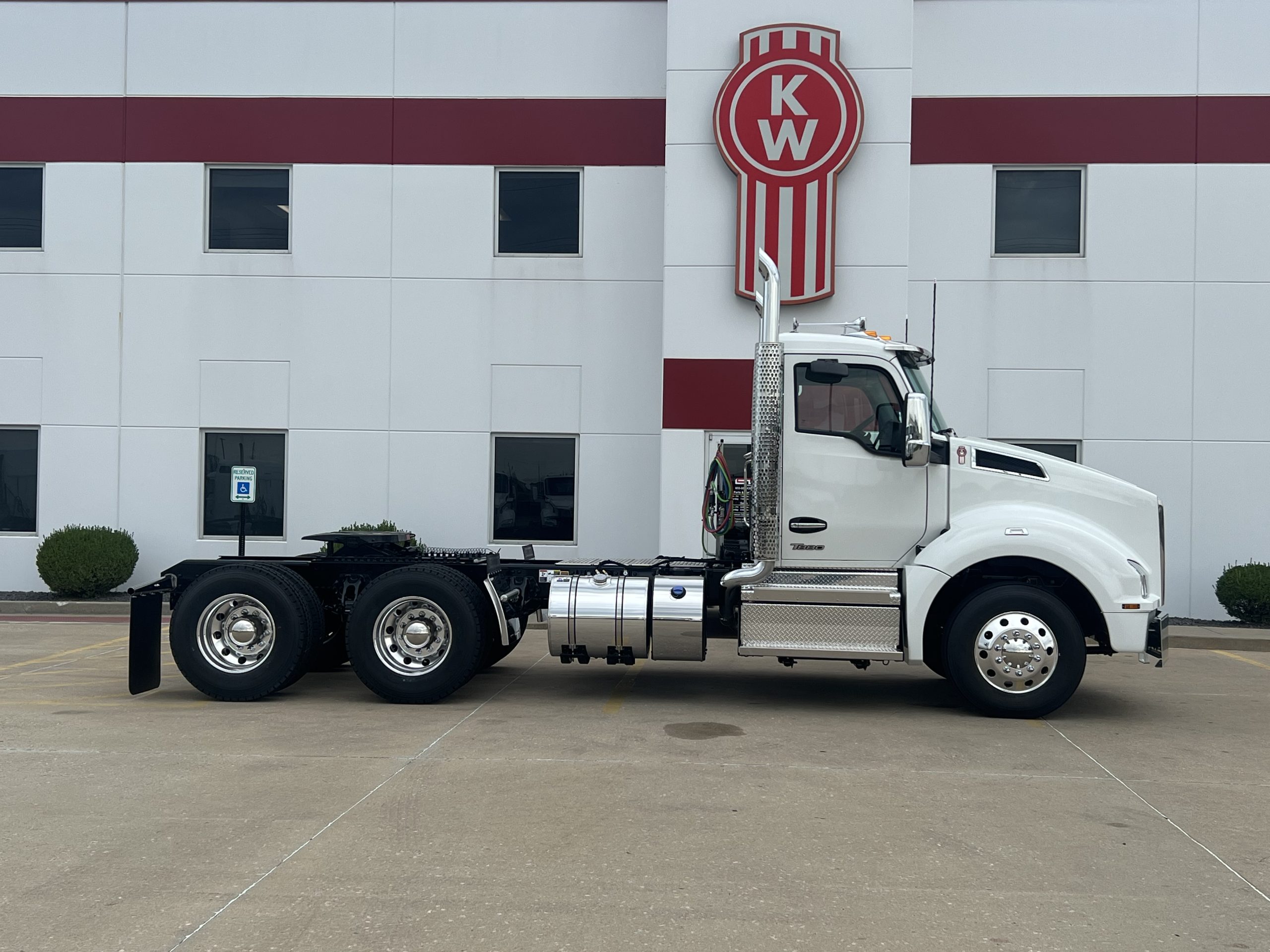 NEW 2027 KENWORTH T880 NEW 2027 KENWORTH T880 - image 4 of 6