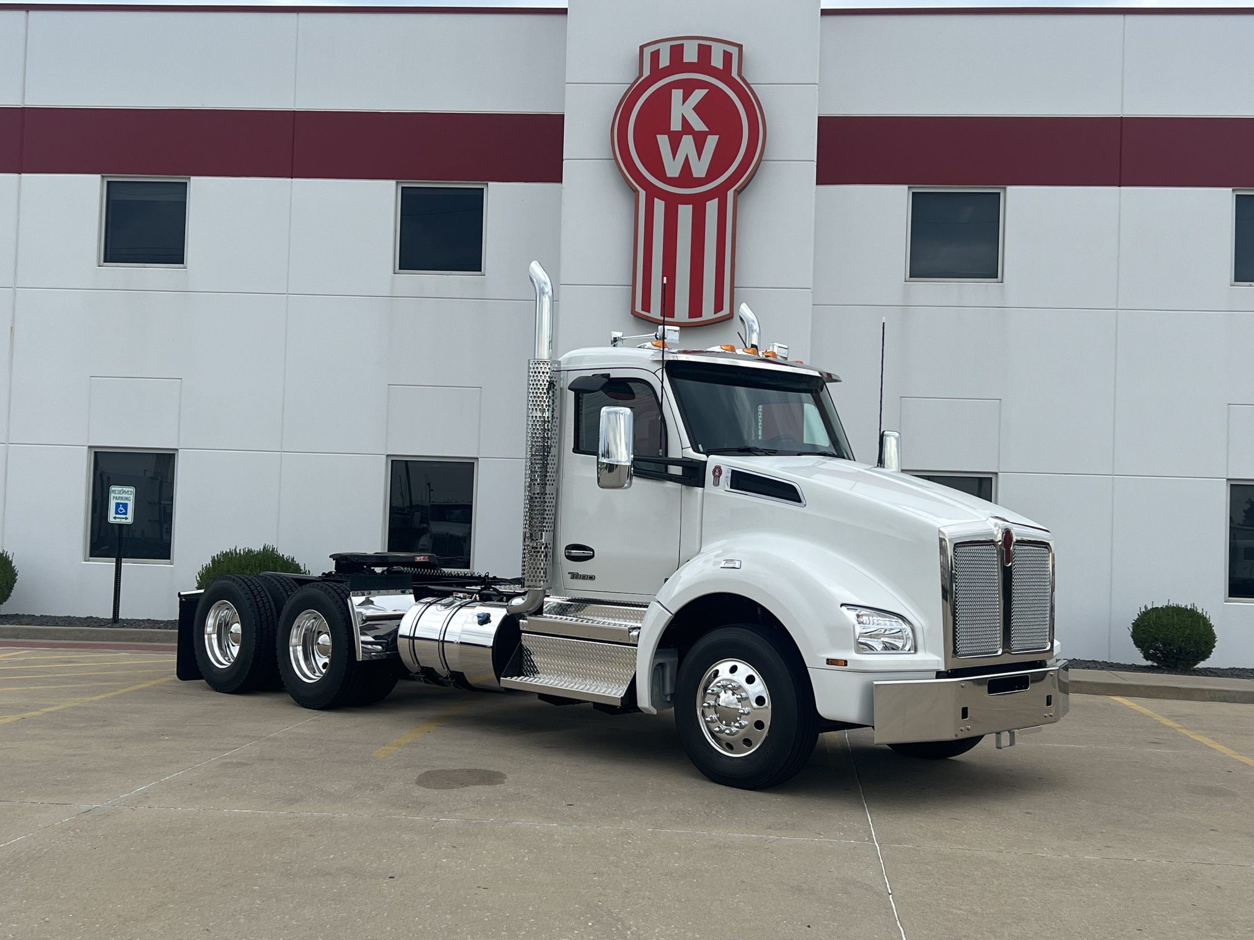 NEW 2027 KENWORTH T880 NEW 2027 KENWORTH T880 - image 3 of 6