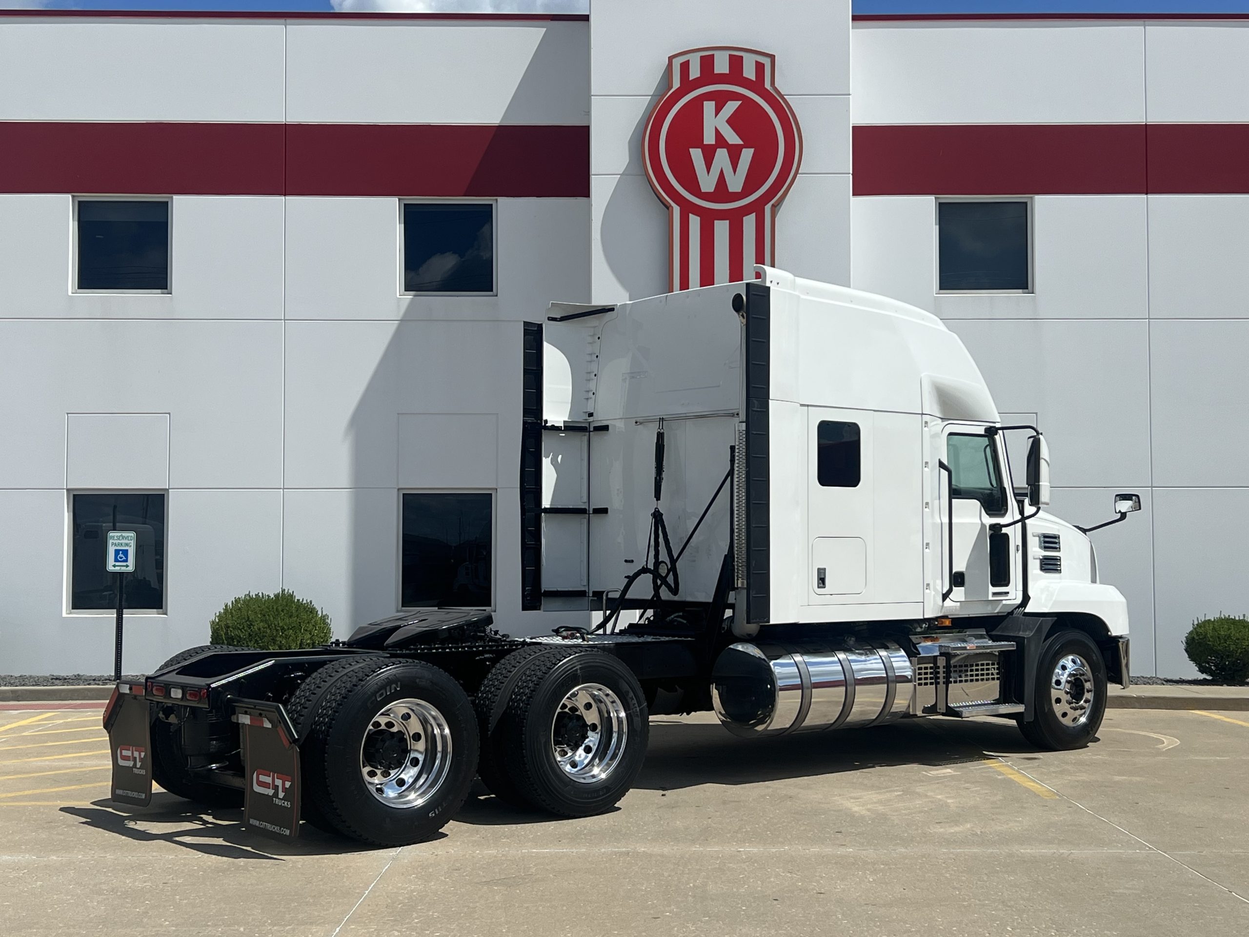 2023 MACK ANTHEM - image 5 of 6