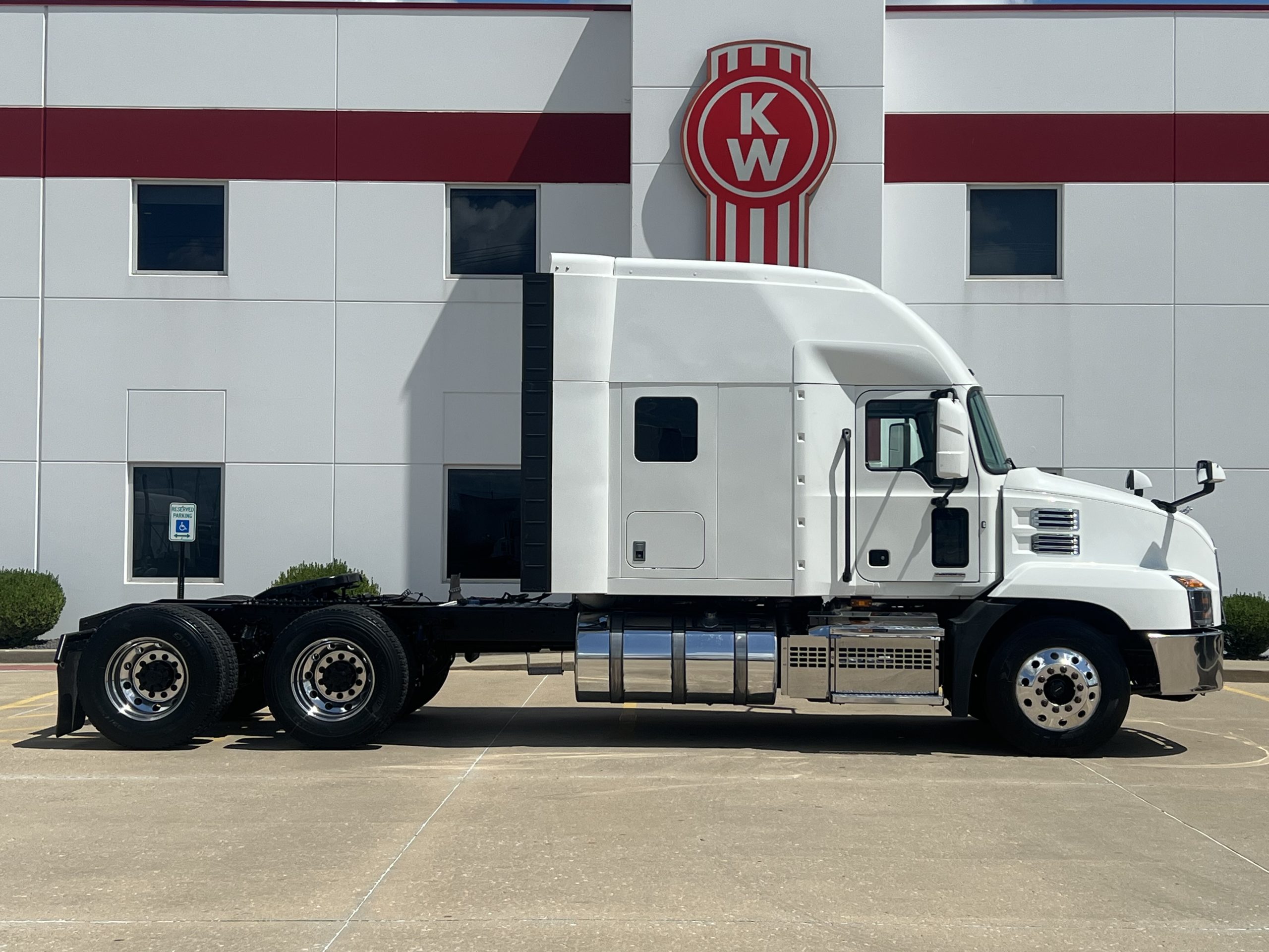 2023 MACK ANTHEM - image 4 of 6