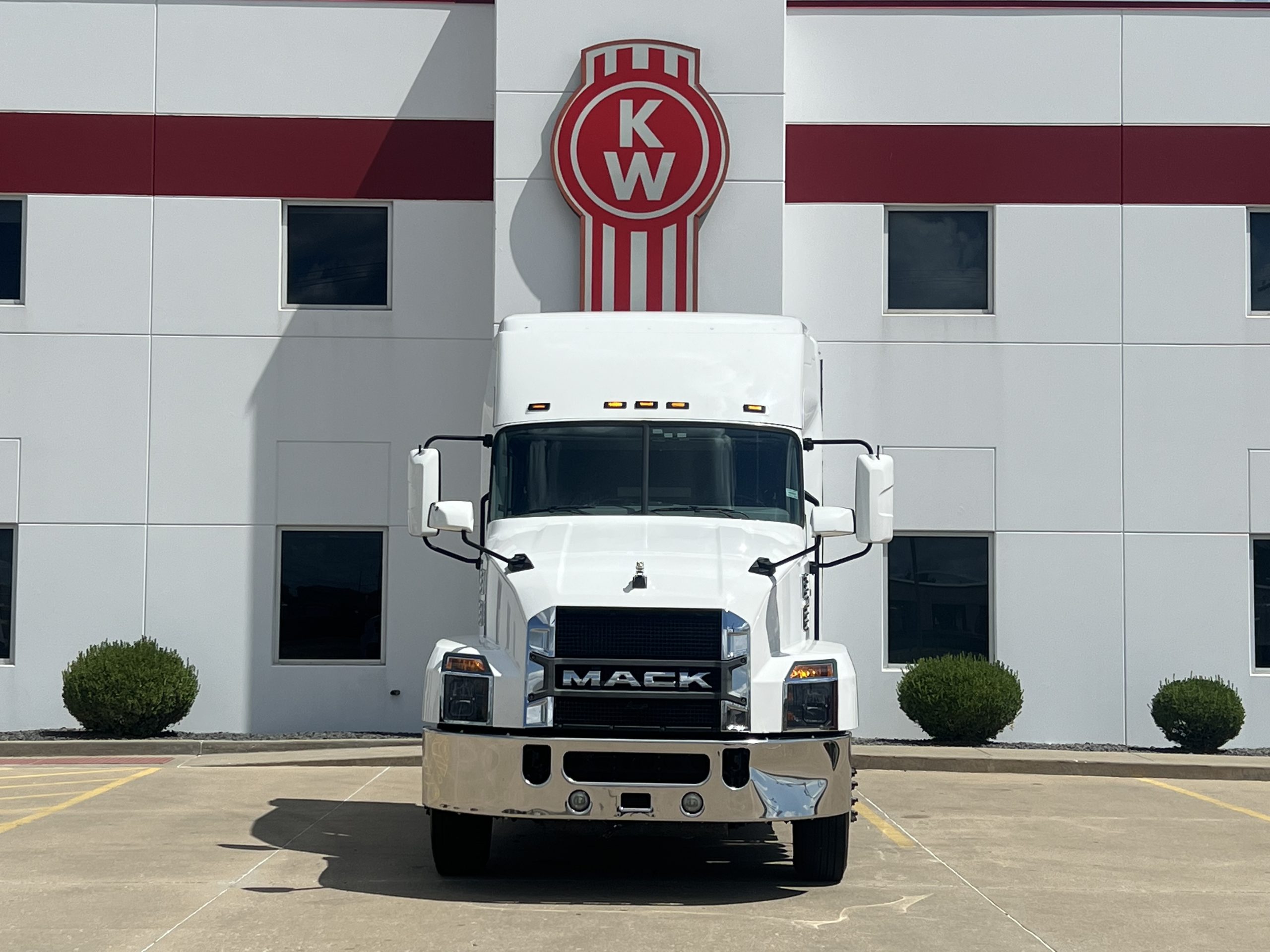 2023 MACK ANTHEM - image 2 of 6