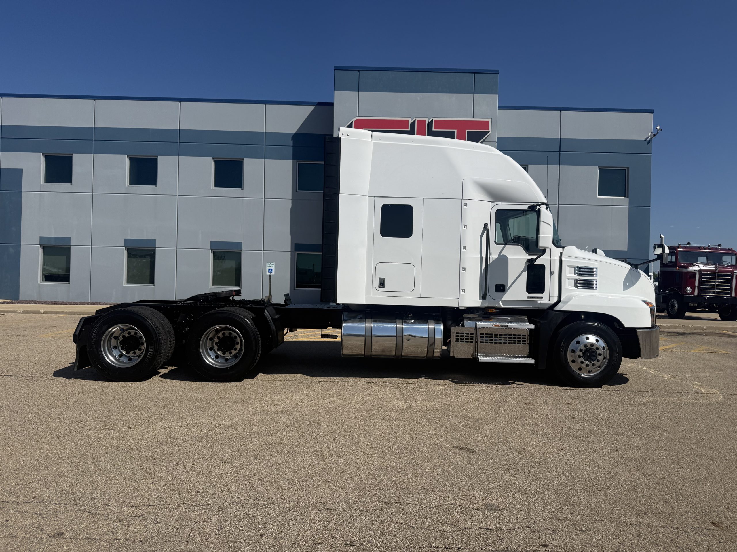 2023 MACK ANTHEM 2023 MACK ANTHEM - image 4 of 6