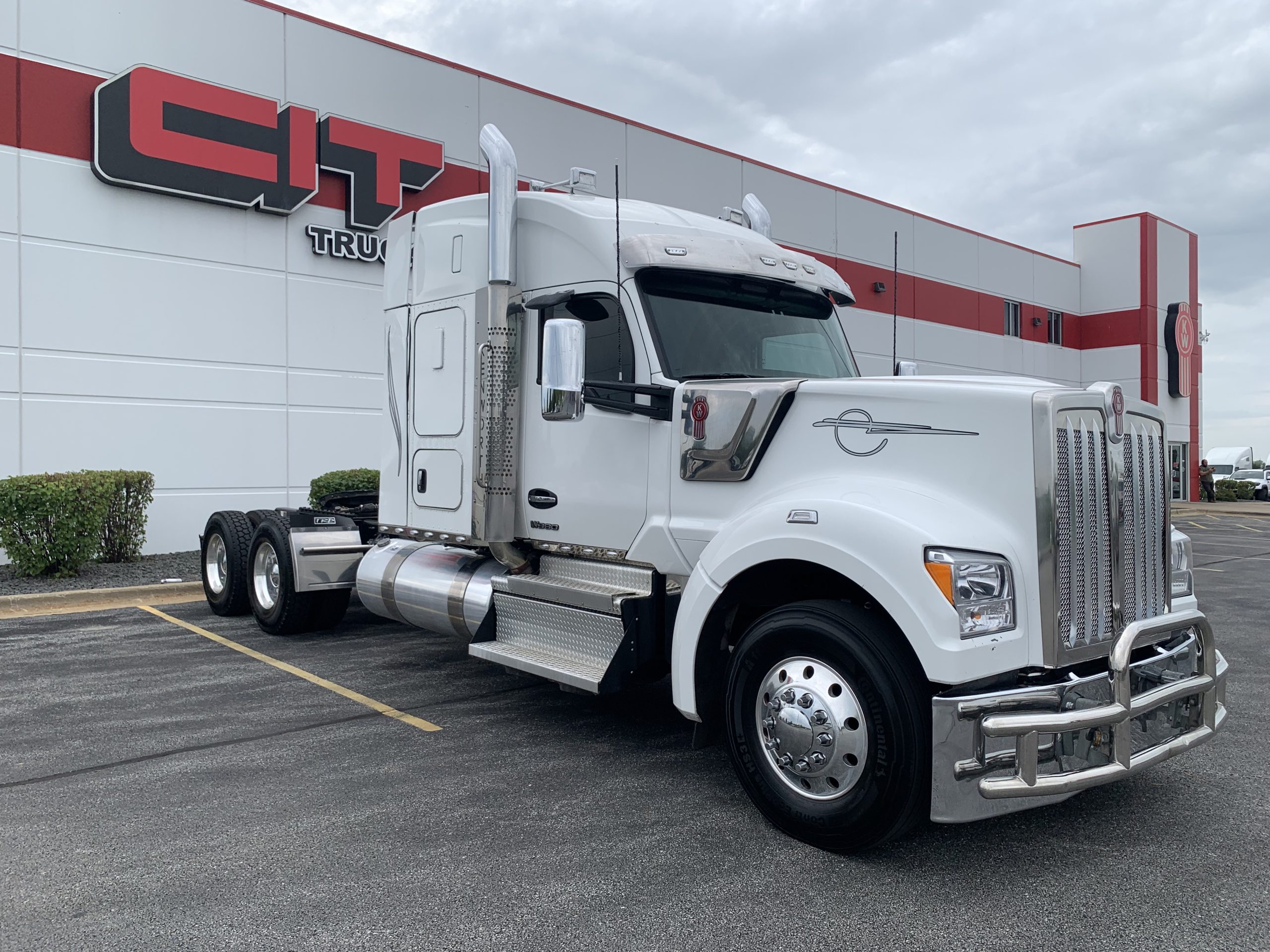 2024 KENWORTH W990 2024 KENWORTH W990 - image 2 of 6
