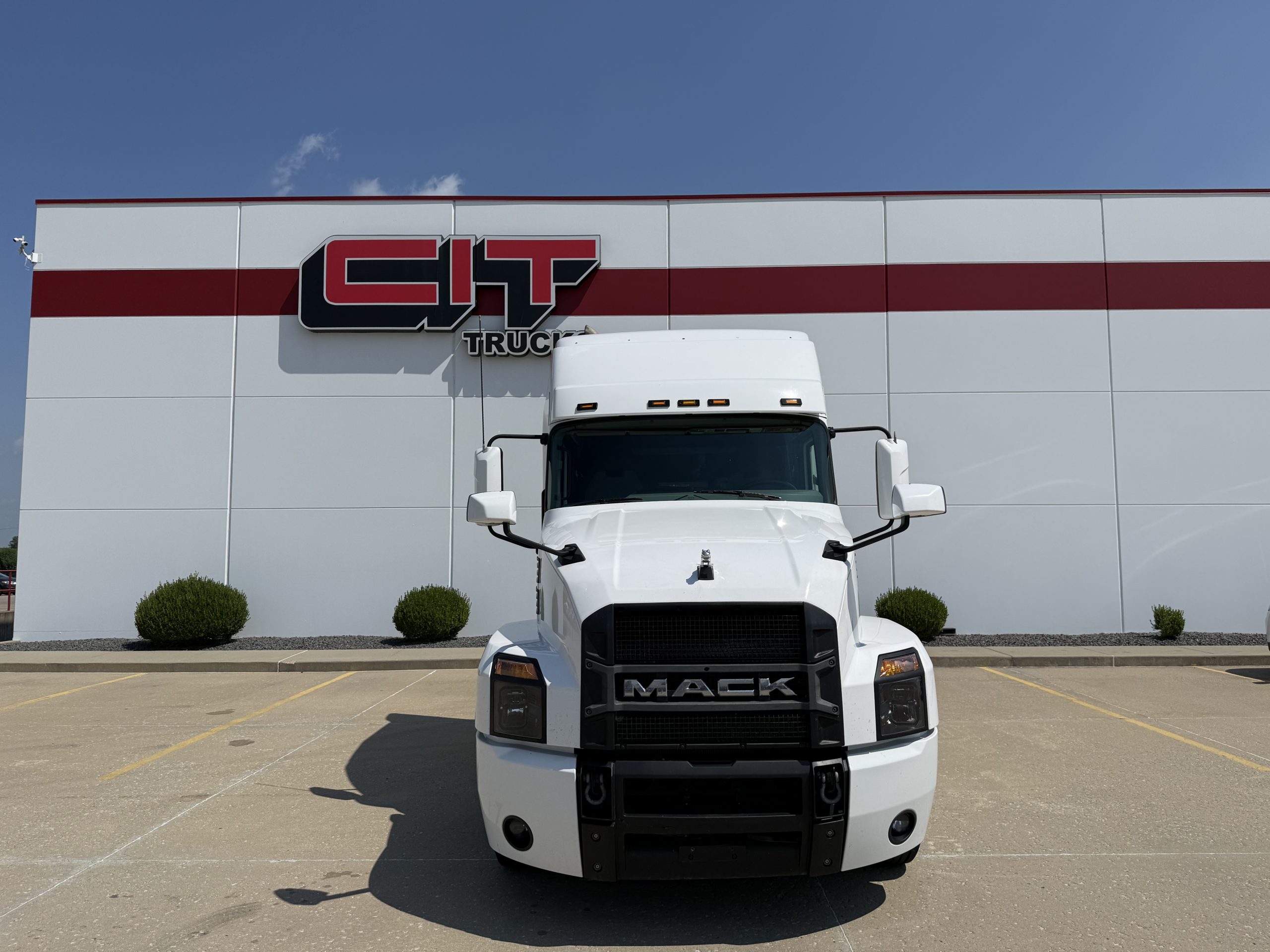 2020 MACK ANTHEM 2020 MACK ANTHEM - image 2 of 6