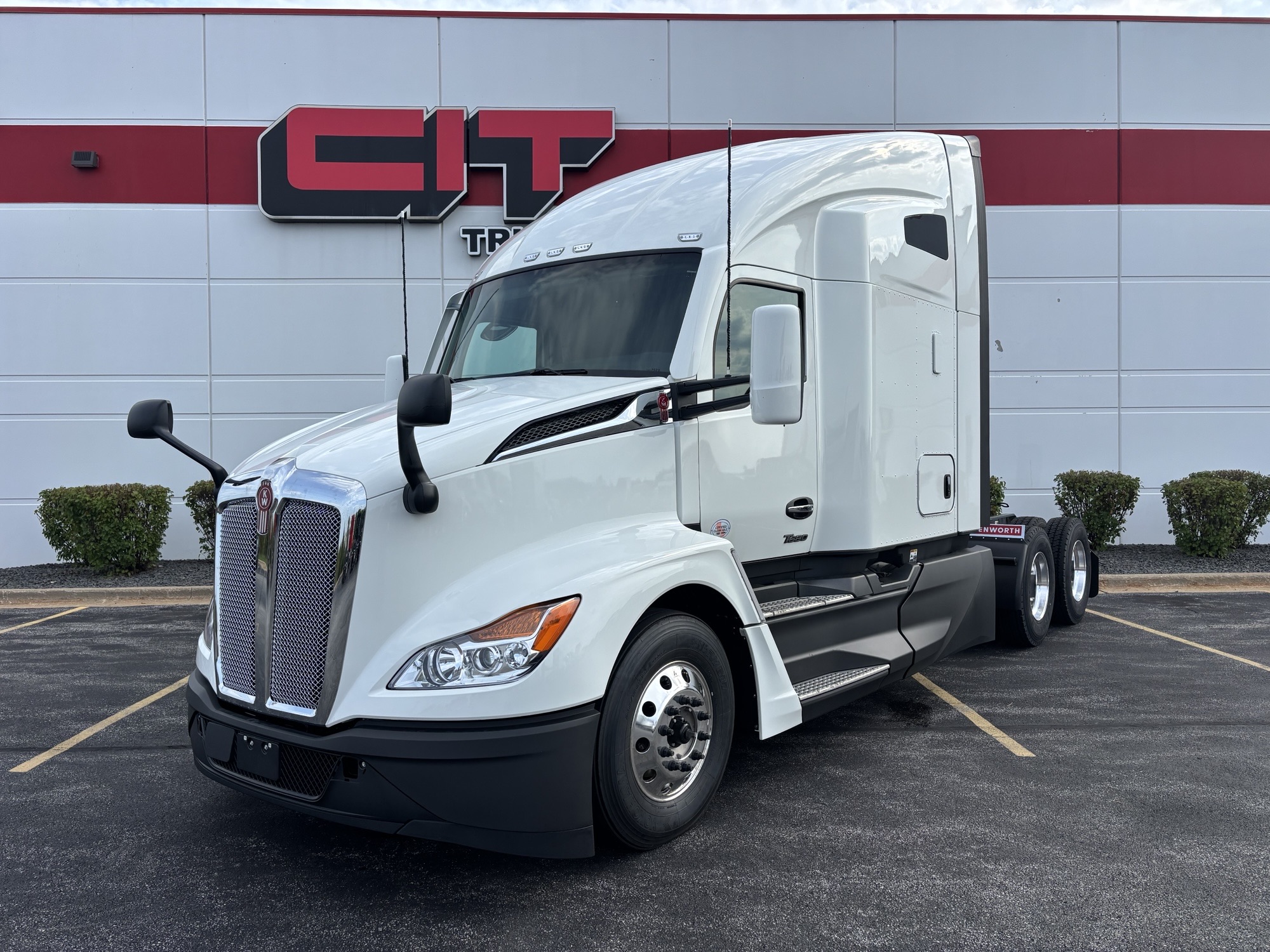 2027 Kenworth T680 in Mokena, IL