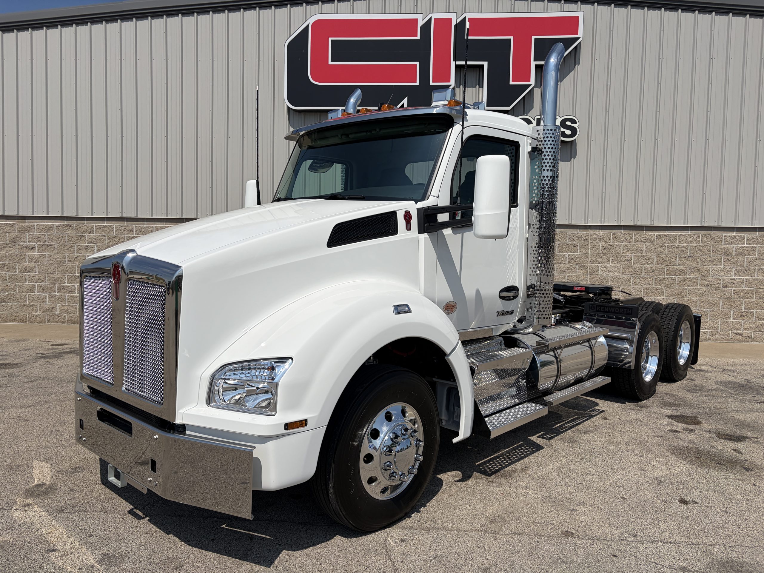 2027 Kenworth T880 in Morton, IL