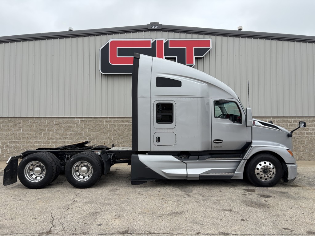2023 Kenworth T680 in Morton, IL — photo 4
