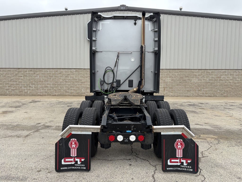 2023 Kenworth T680 in Morton, IL — photo 5