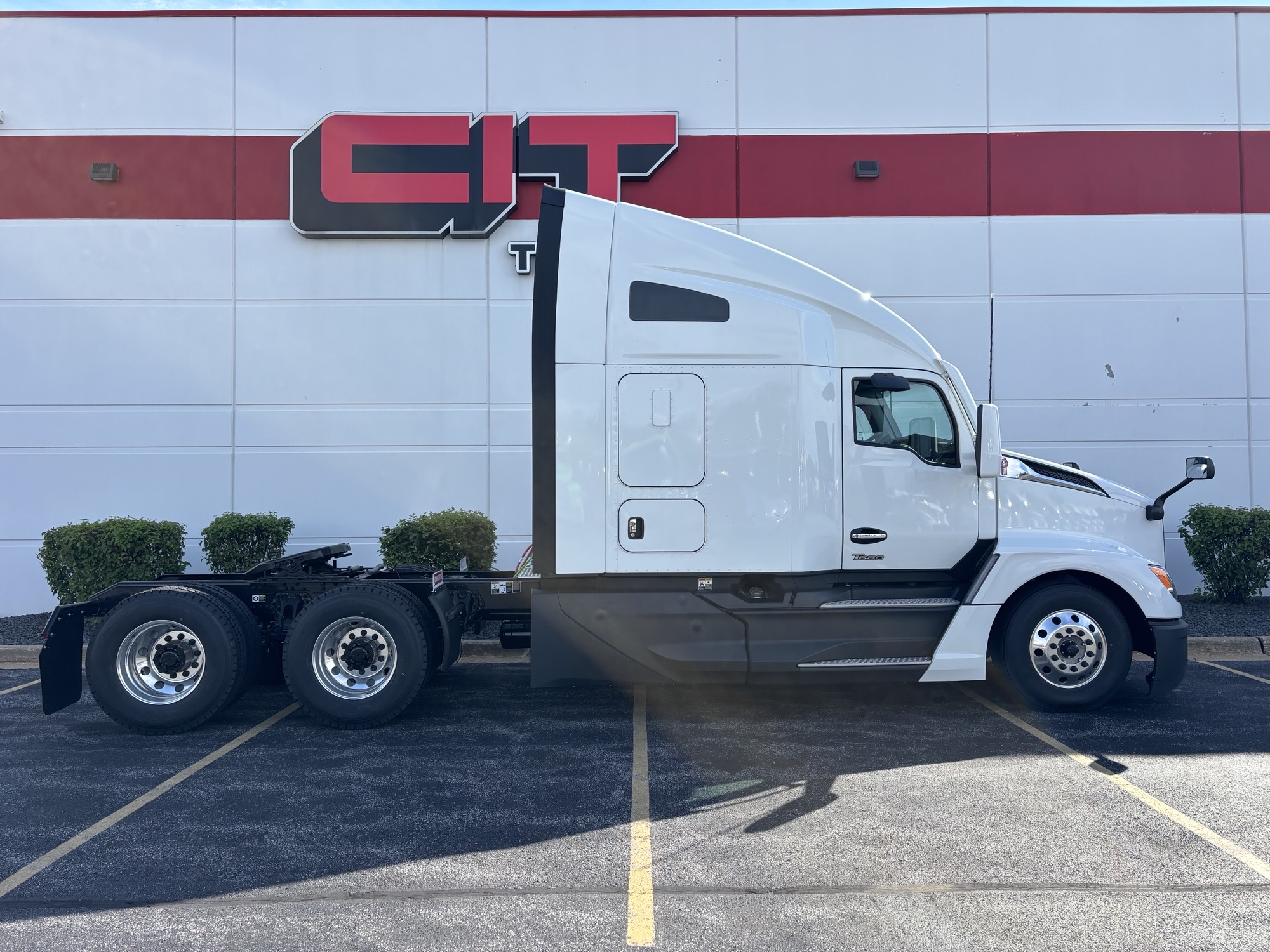 NEW 2027 KENWORTH T680 - image 4 of 6