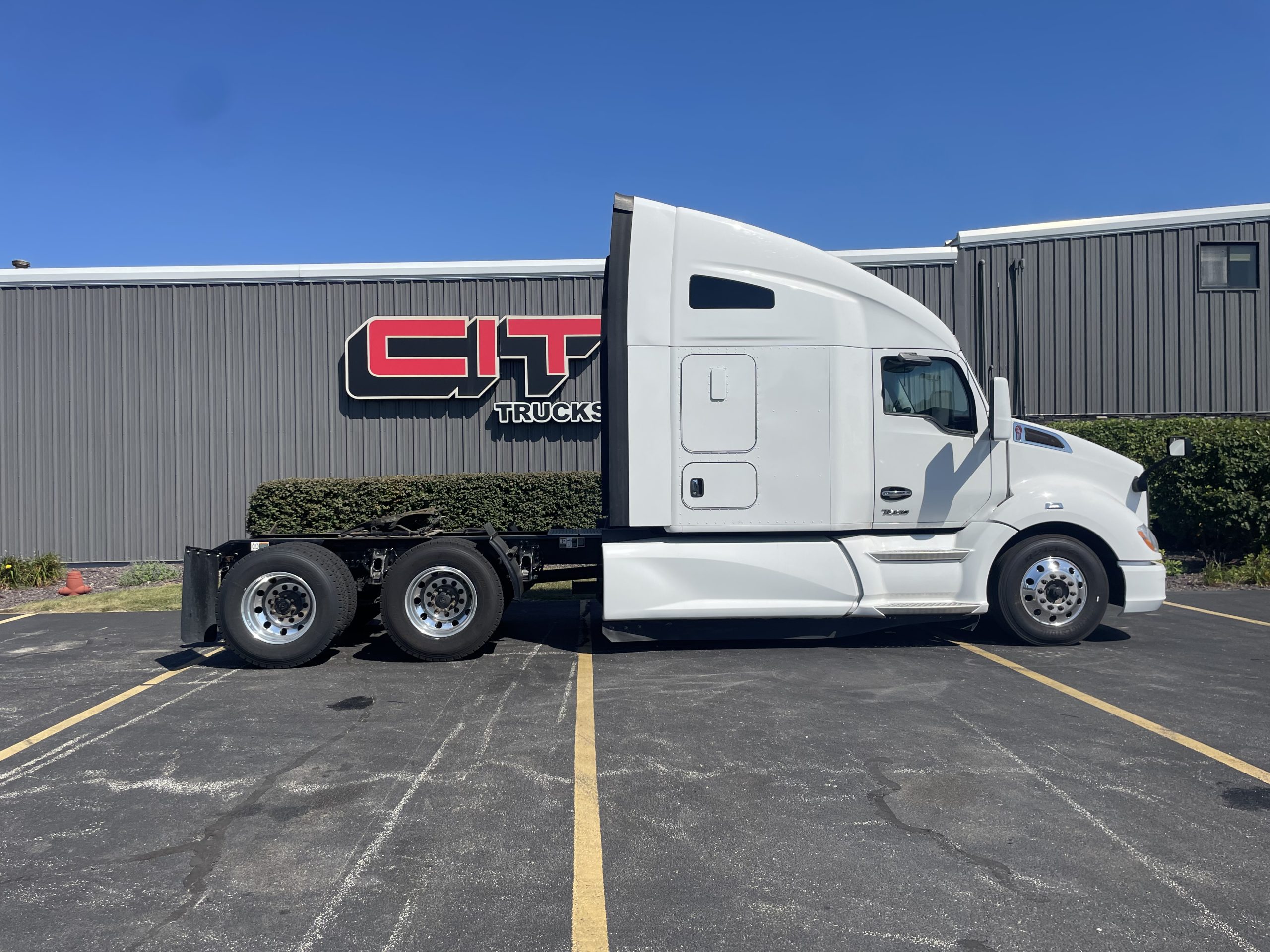 2022 Kenworth T680 — photo 4