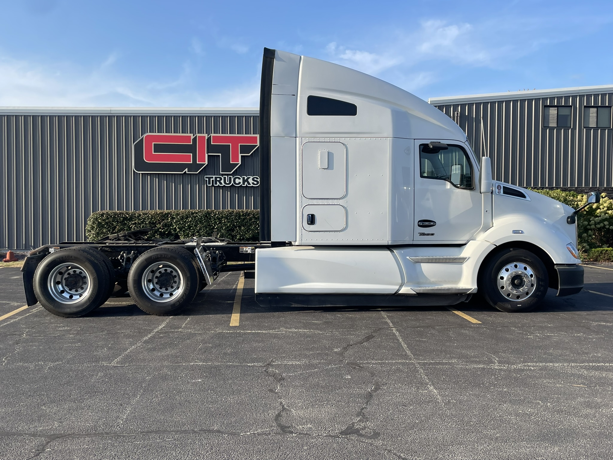 2022 KENWORTH T680 2022 KENWORTH T680 - image 4 of 6