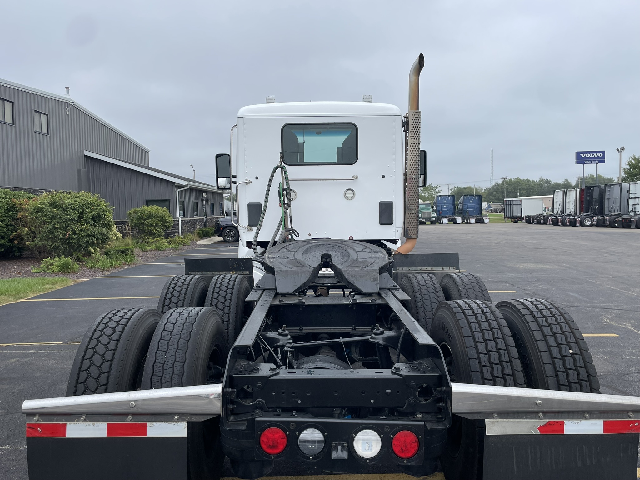 2023 Kenworth T880 in Normal, IL — photo 6