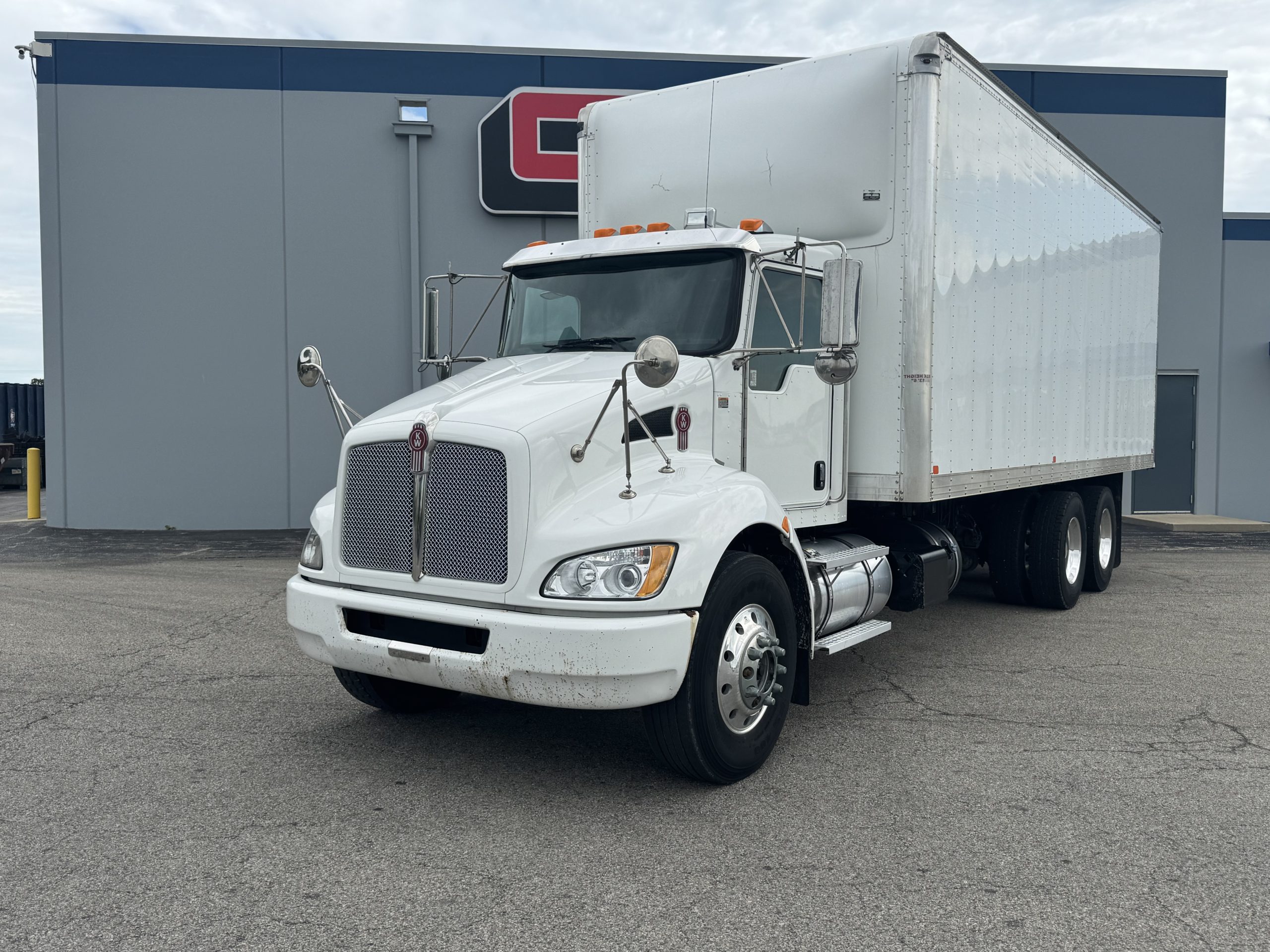 2022 KENWORTH T370 2022 KENWORTH T370 - image 1 of 6
