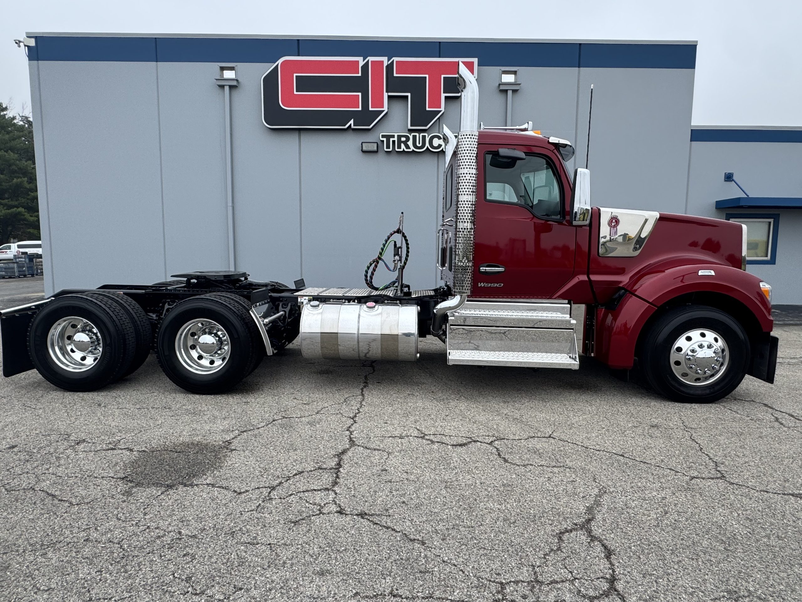 NEW 2027 KENWORTH W990 - image 4 of 6