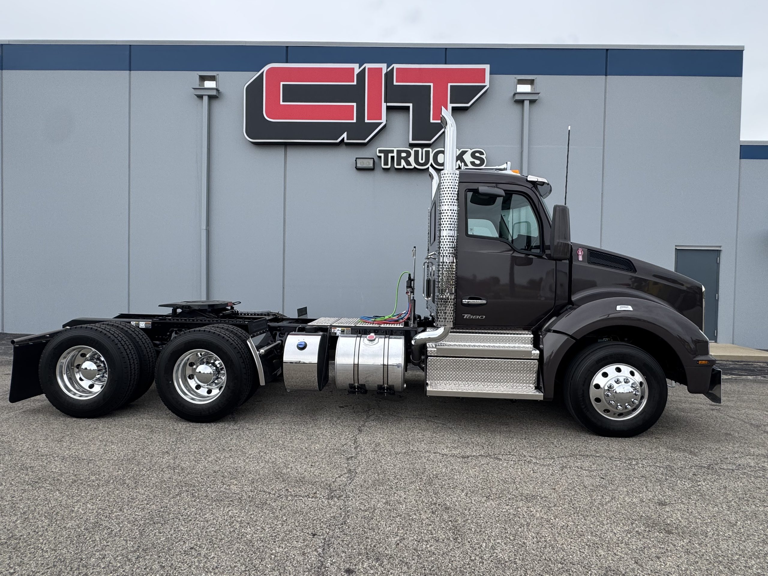 2027 KENWORTH T880 - image 4 of 6