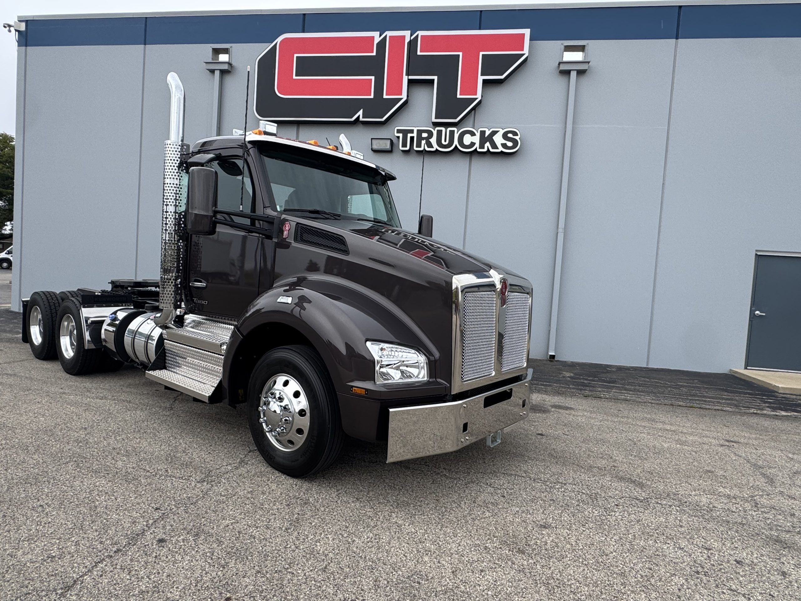 2027 KENWORTH T880 2027 KENWORTH T880 - image 3 of 6