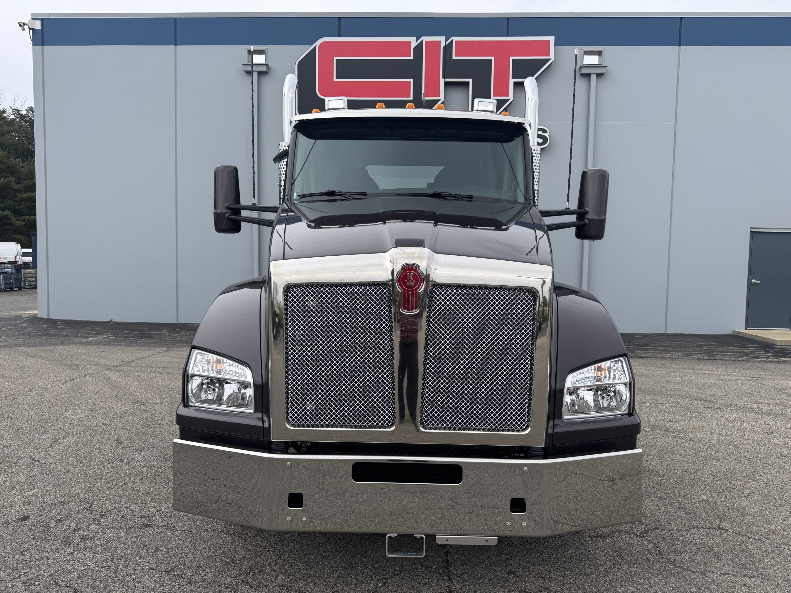 2027 KENWORTH T880 - image 2 of 6