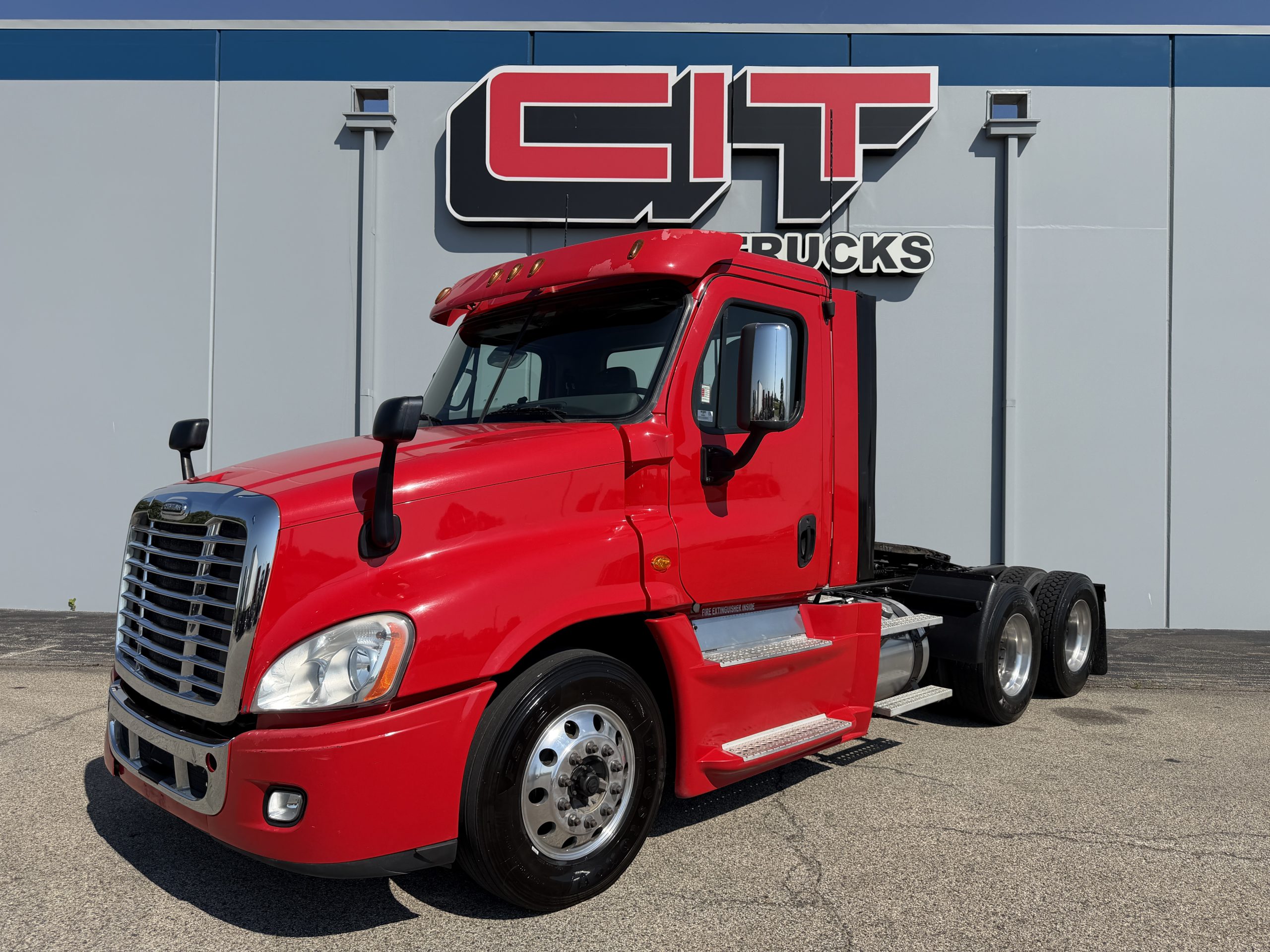2017 Freightliner Cascadia in Champaign, IL